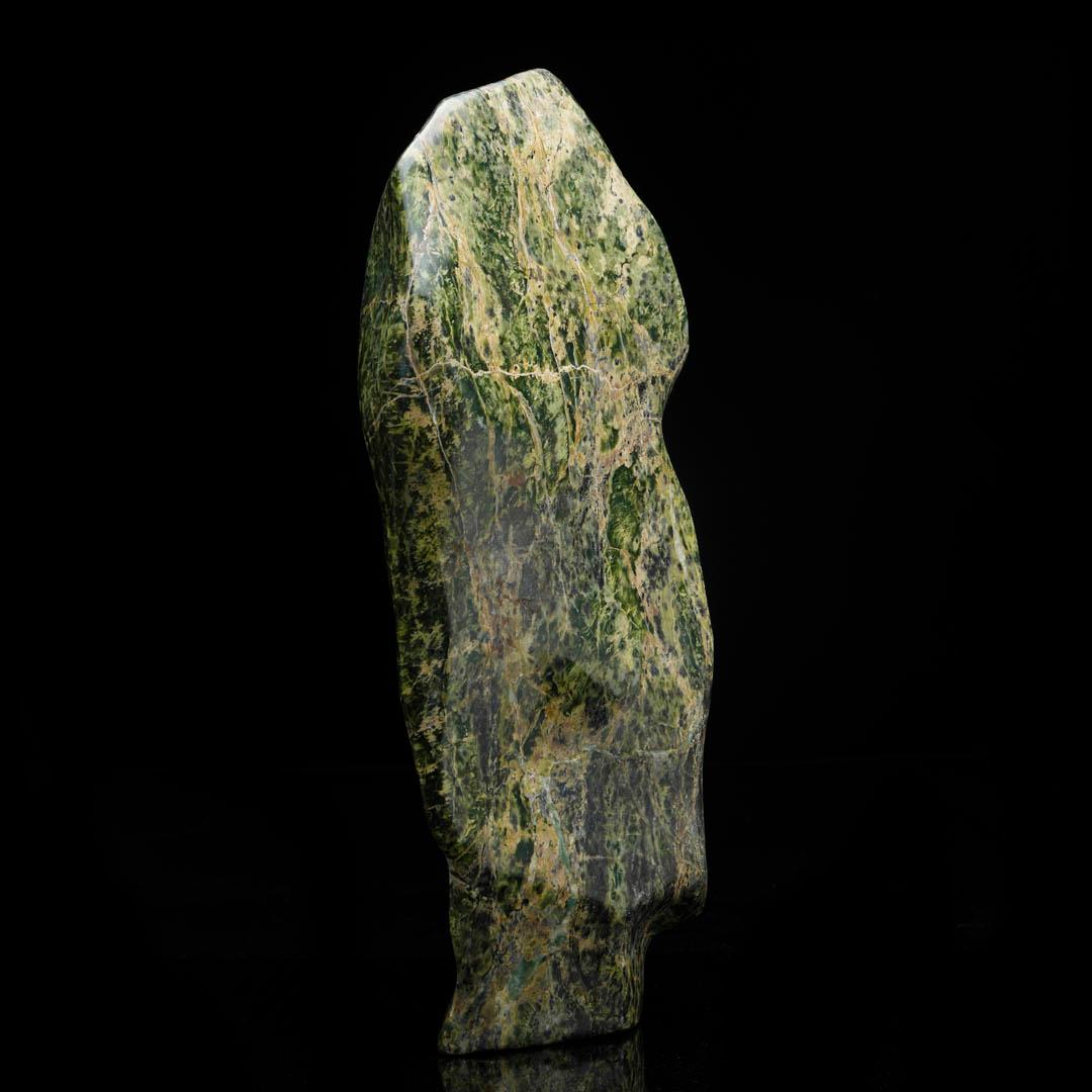 Contemporary Elegant Jade Freeform Sculpture from Pakinstan For Sale
