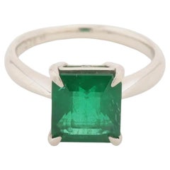 Elegant Japanese Emerald-Cut Ring in Platinum