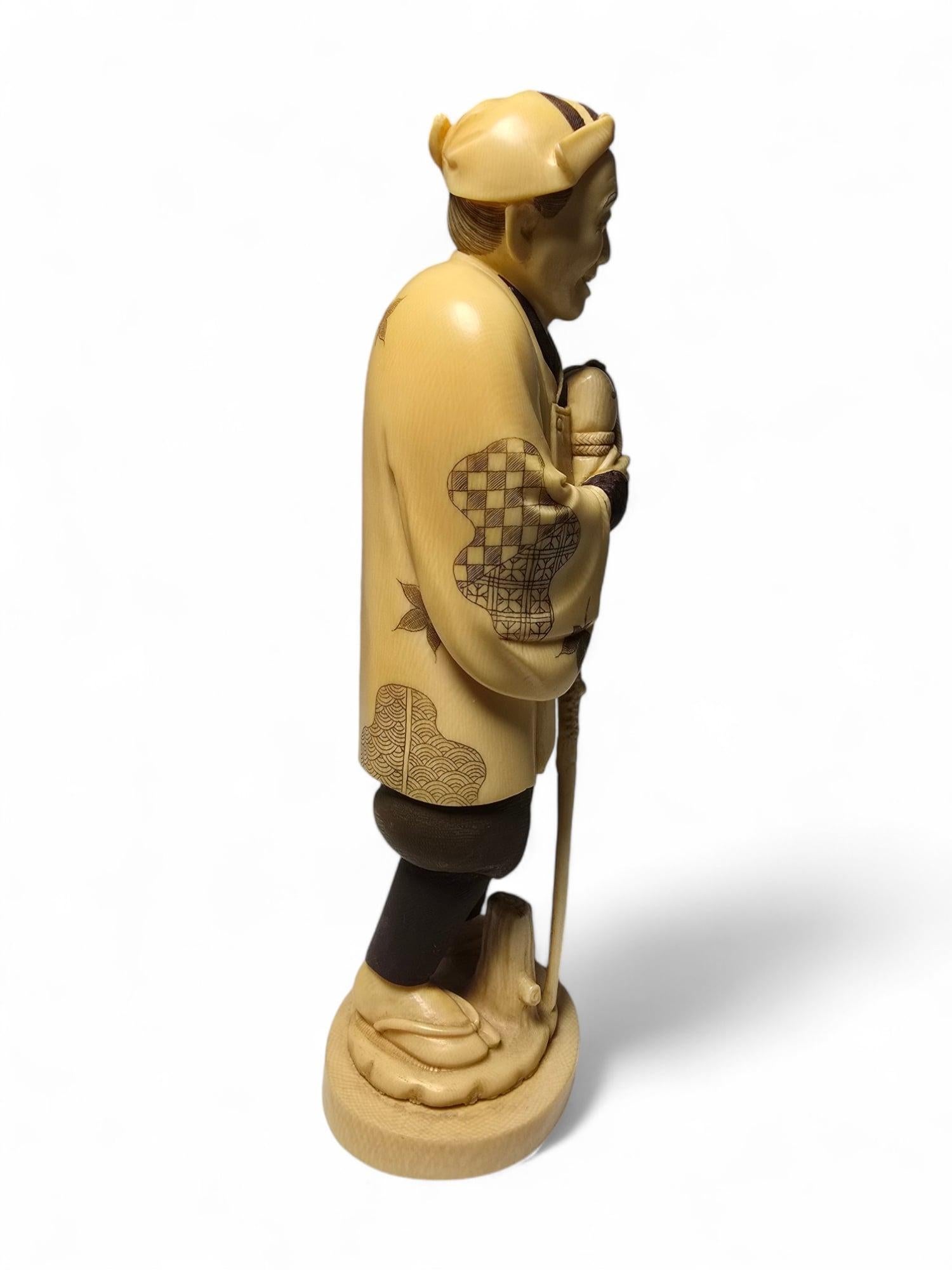 Elegante japanische Skulptur aus den frühen 1900er Jahren im Angebot 6