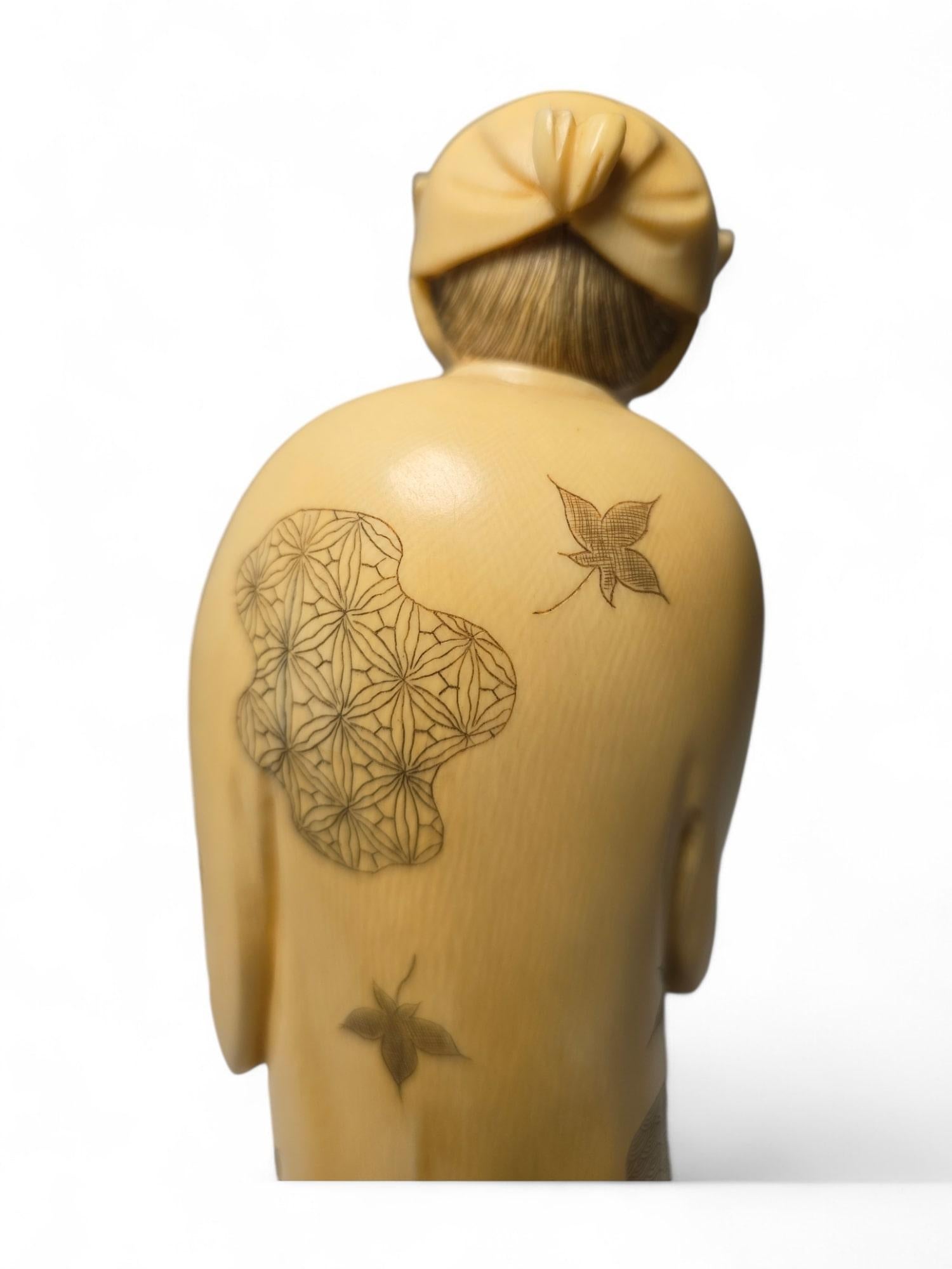 Elegante japanische Skulptur aus den frühen 1900er Jahren im Angebot 7