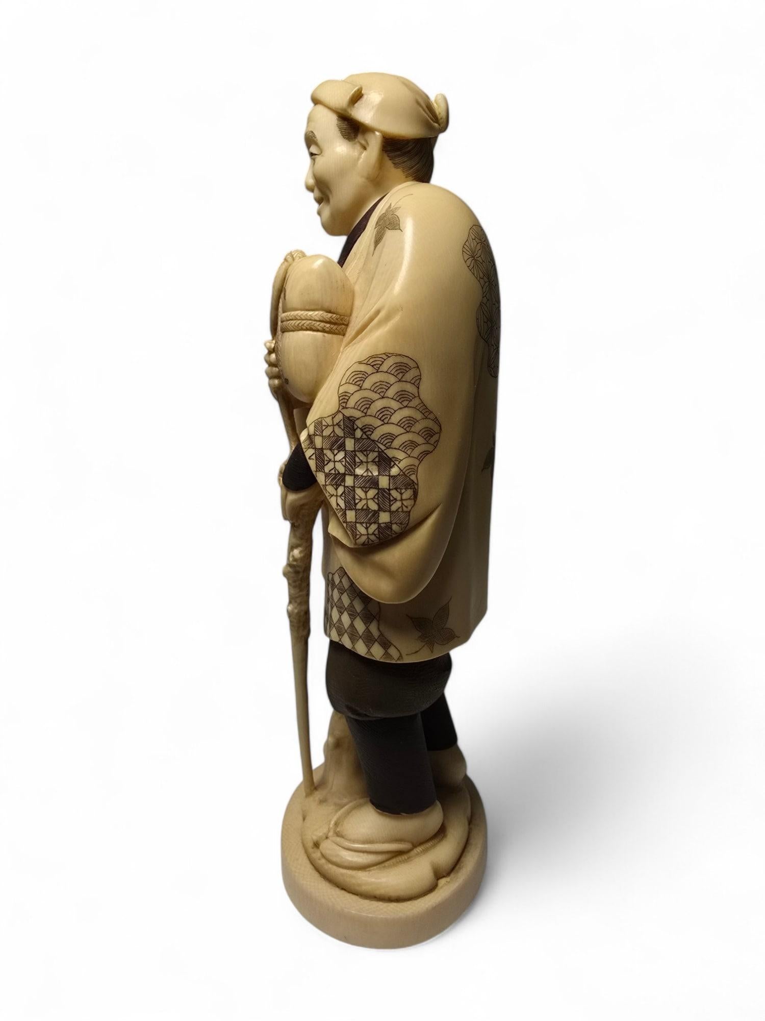 Elegante japanische Skulptur aus den frühen 1900er Jahren im Angebot 9