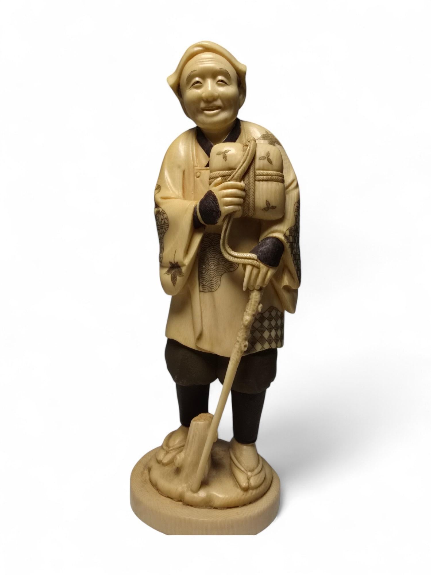 Elegante japanische Skulptur aus den frühen 1900er Jahren im Angebot 11