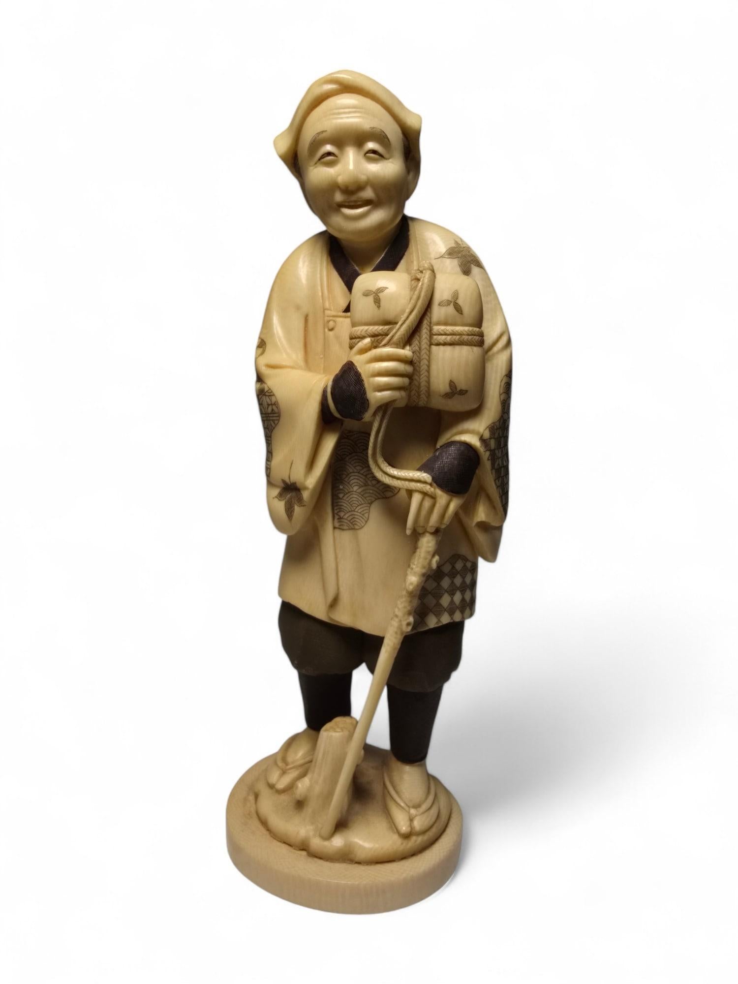 Elegante japanische Skulptur aus den frühen 1900er Jahren im Angebot 12