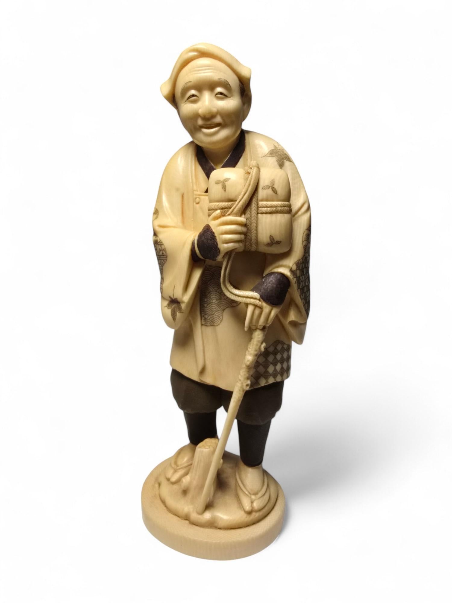 Elegante japanische Skulptur aus den frühen 1900er Jahren im Angebot 2