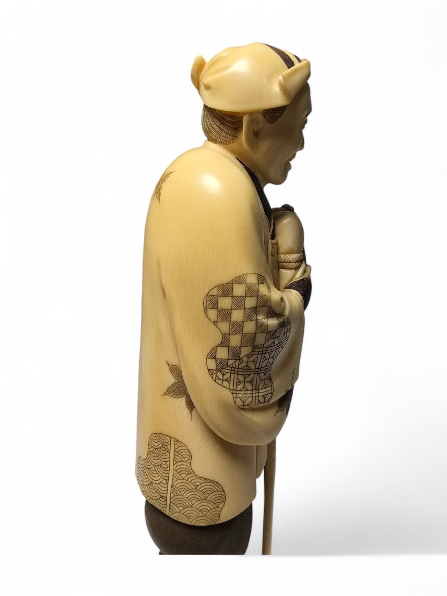 Elegante japanische Skulptur aus den frühen 1900er Jahren im Angebot 4