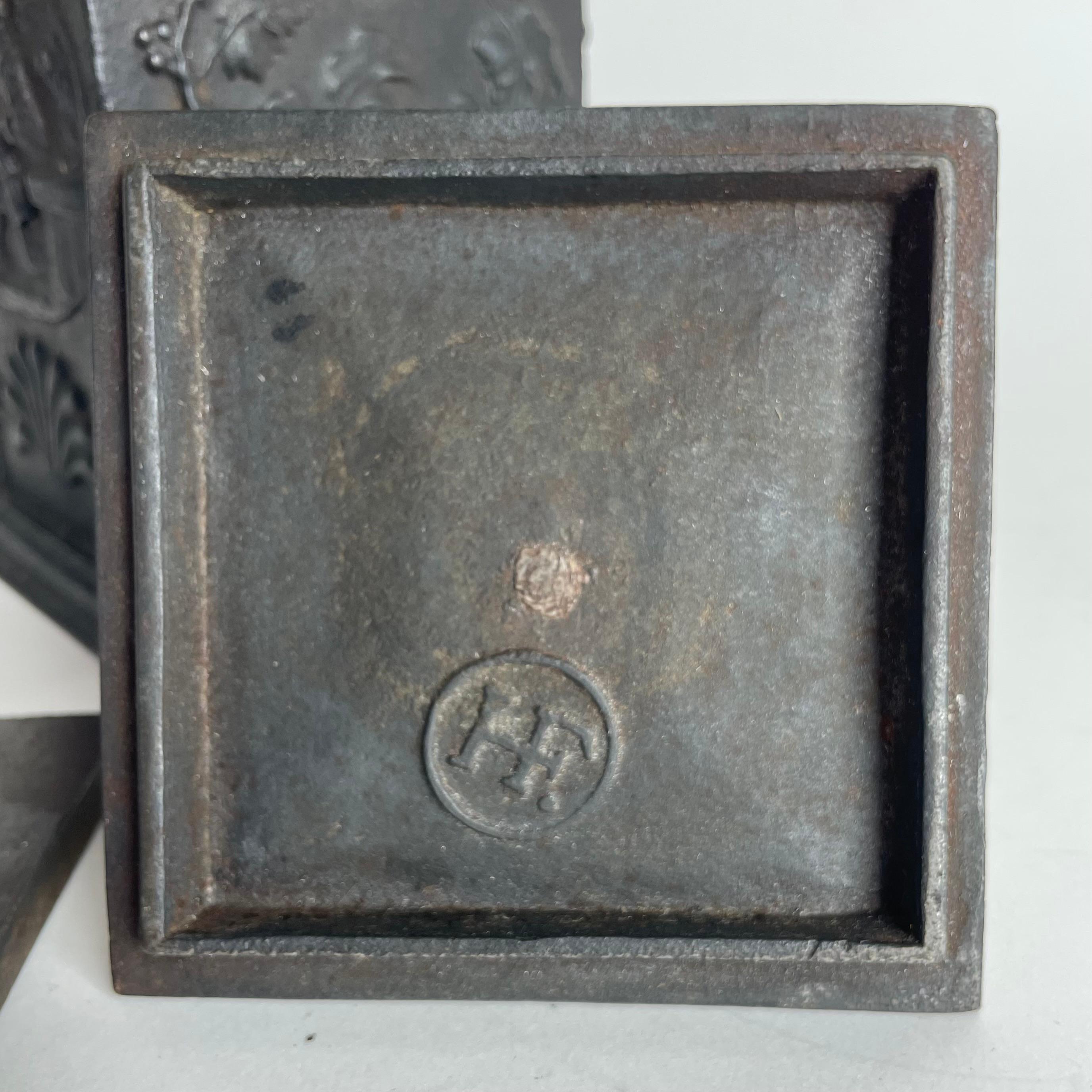 Élégant coffret à tabac Karl Johan en fonte de Hellefors Bruk, Suède, daté de 1838 en vente 2