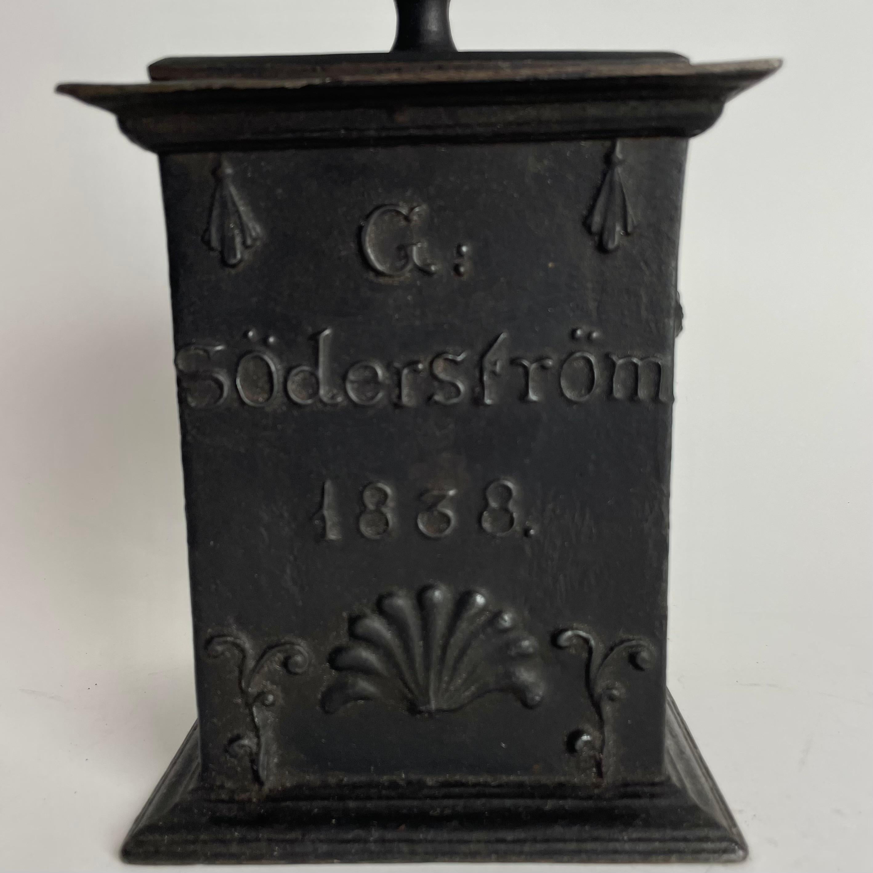 Élégant coffret à tabac Karl Johan en fonte de Hellefors Bruk, Suède, daté de 1838 en vente 8