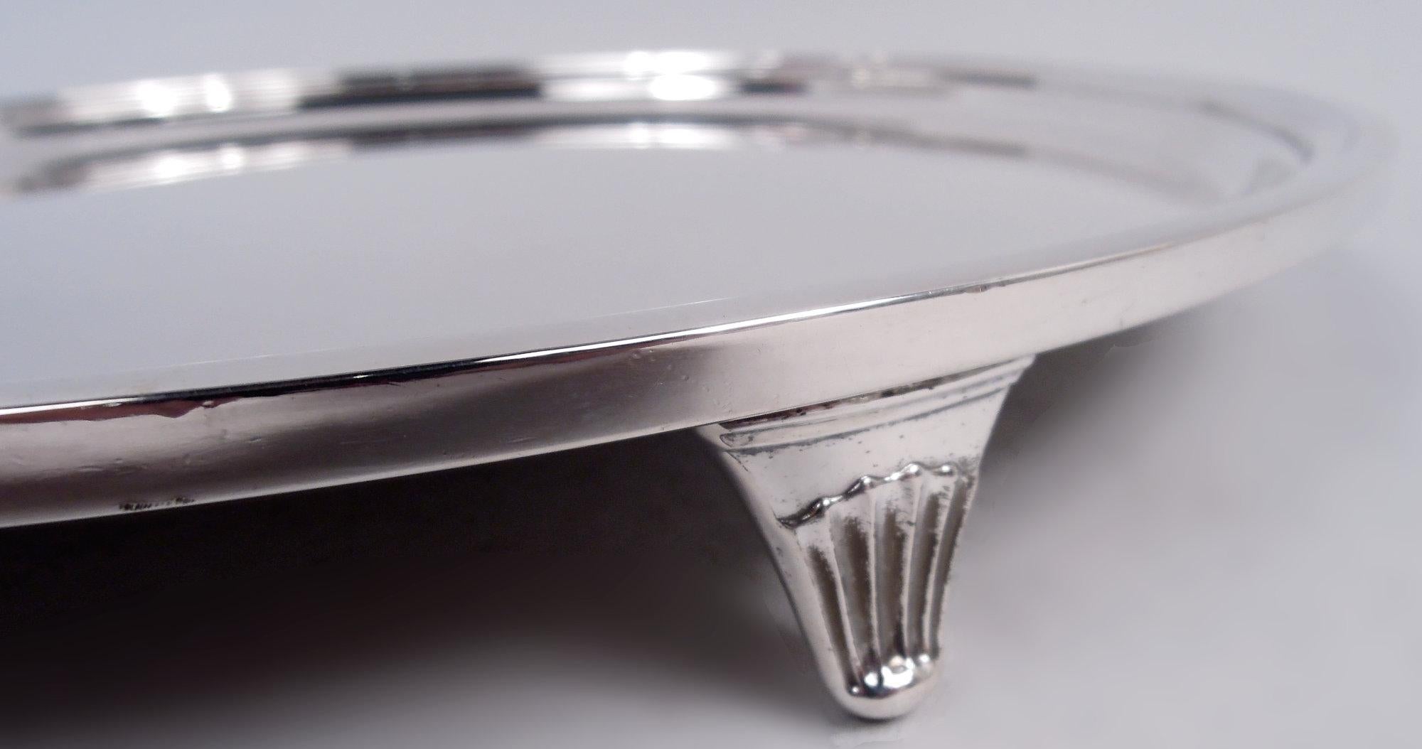 Elegante Kirk Baltimore Neoklassische Sterling Silber Salver (amerikanisch) im Angebot