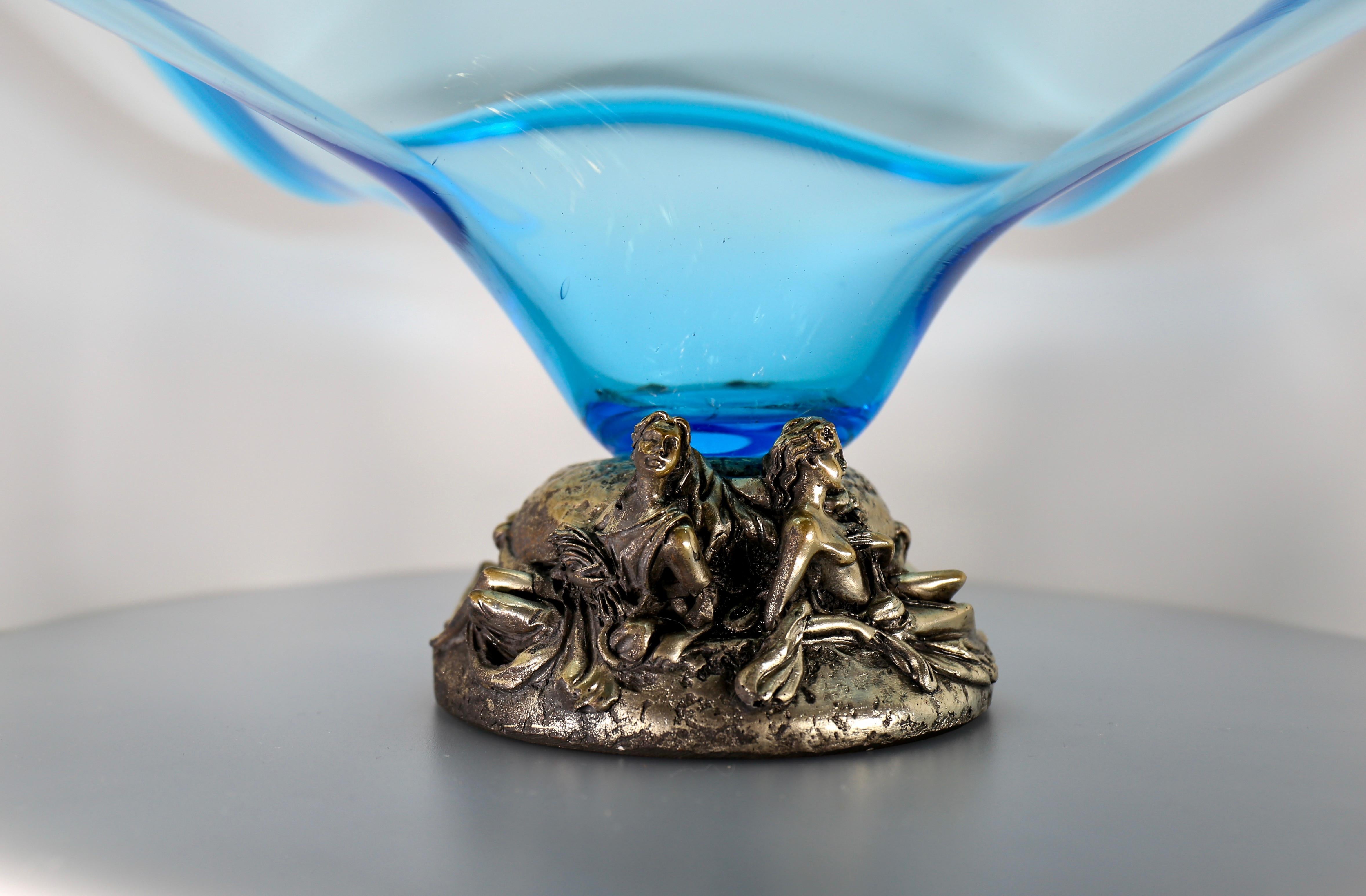 Elegant La Meridiana Murano Glass Bowl on Silver Base with 4 Relaxing Woman For Sale 1