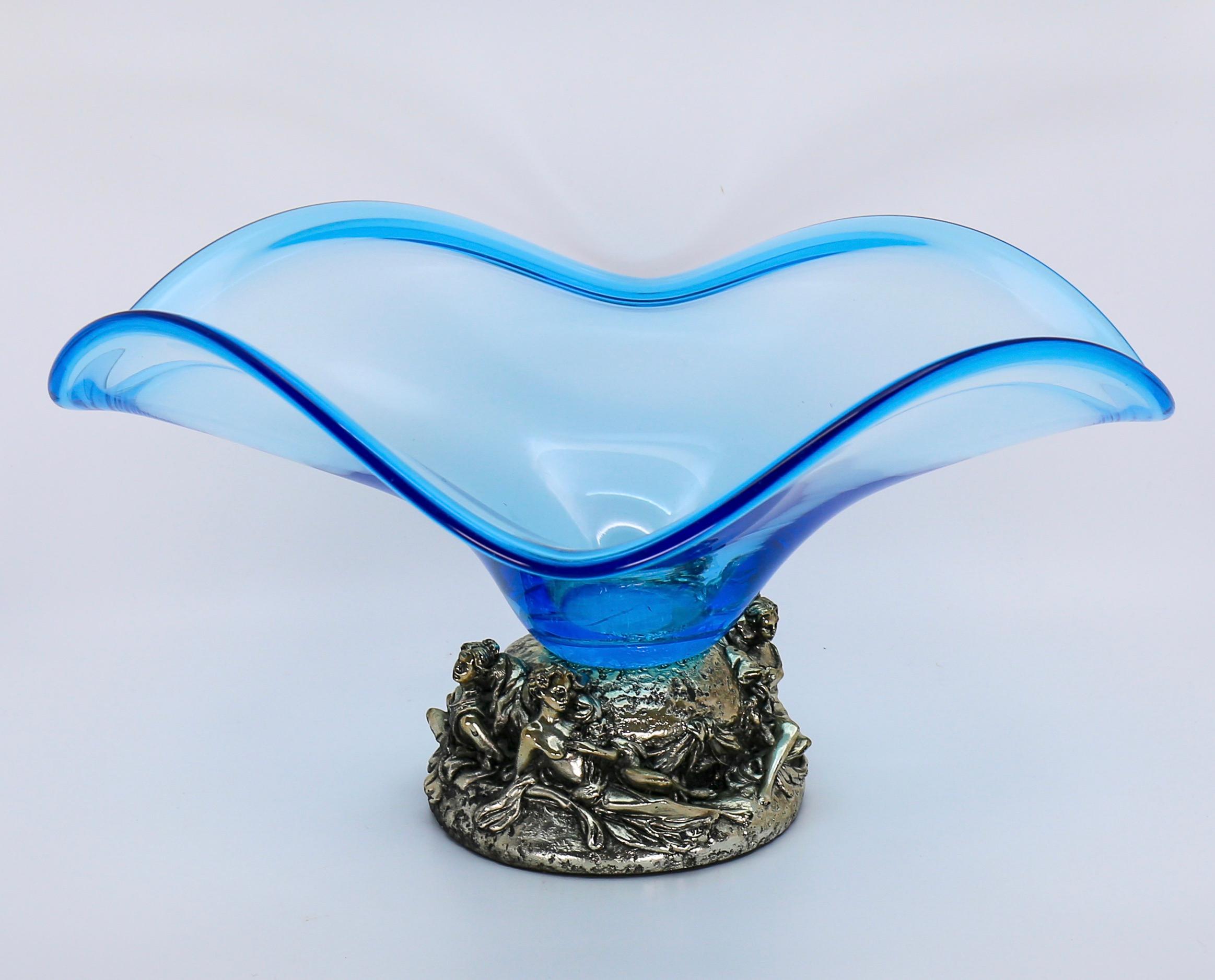 Elegant La Meridiana Murano Glass Bowl on Silver Base with 4 Relaxing Woman In Good Condition For Sale In Antwerp, BE