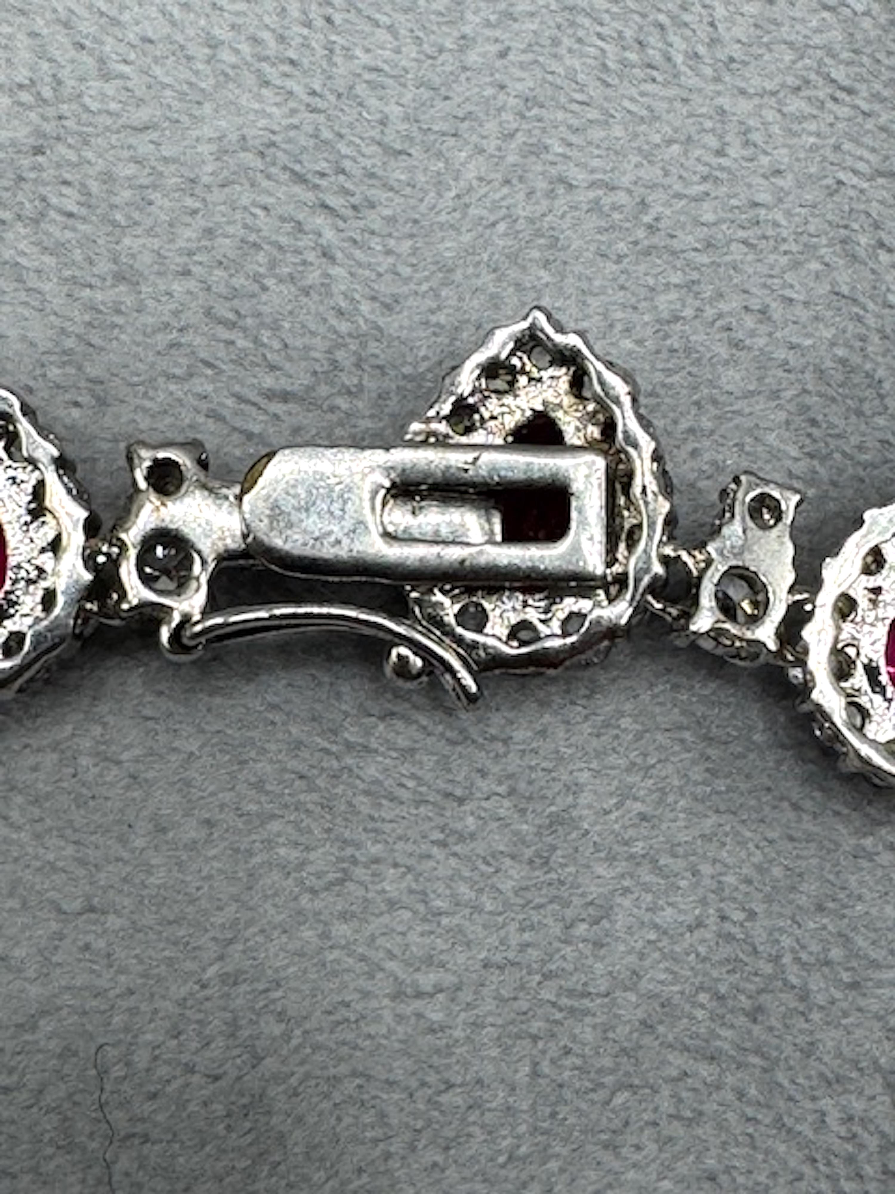 Elegante Rubin & CZ Teardrop Statement-Halskette aus dem Labor im Angebot 11