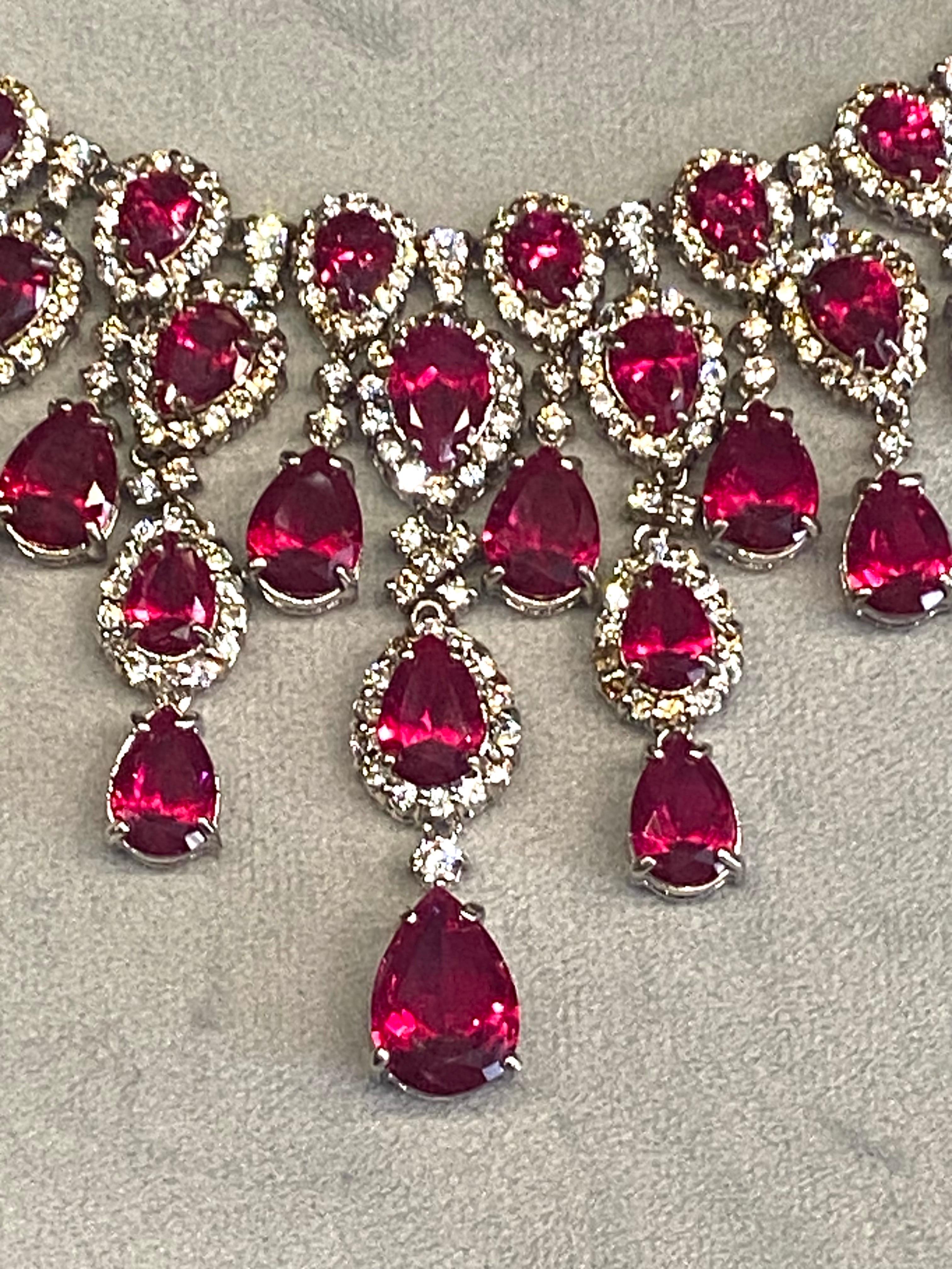 Elegante Rubin & CZ Teardrop Statement-Halskette aus dem Labor im Angebot 2