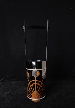 Eleganza del vaso Ikebana in lacca con motivo Maki-e e Raden "ruota d'acqua", Showa Per