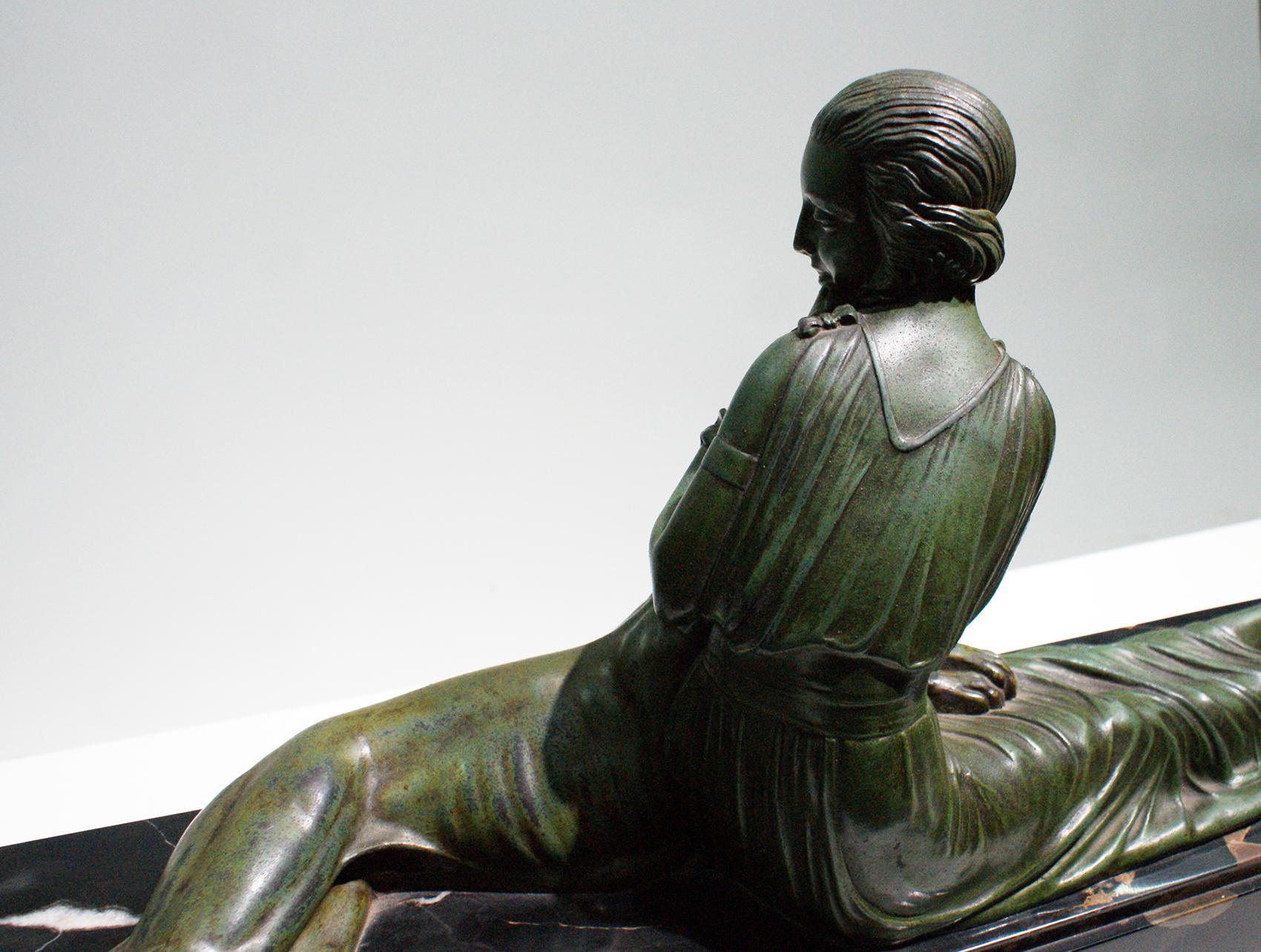 “Elegant Lady” Stunning Large Art Deco Sculpture Signed by D.H Chiparus In Good Condition For Sale In Beirut, LB