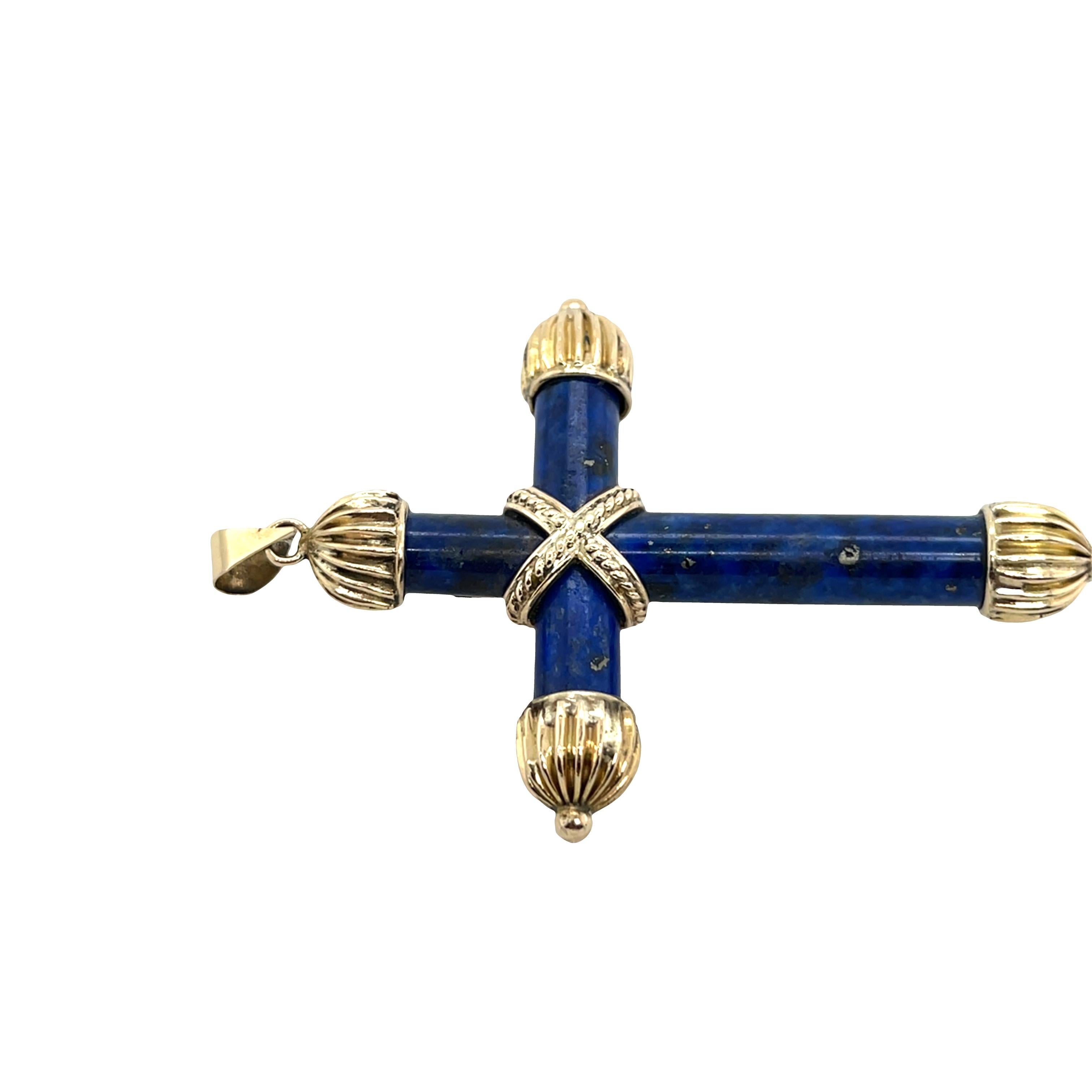 Elegant pendentif croix en lapis-lazuli serti en or jaune 14ct Excellent état - En vente à London, GB