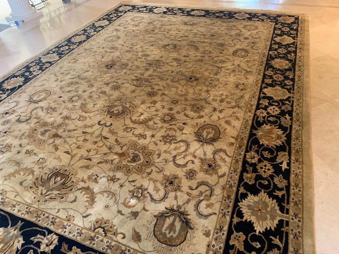 Hand-Woven Elegant Handmade in India Wool Oriental Area Rug in the Serapi Style