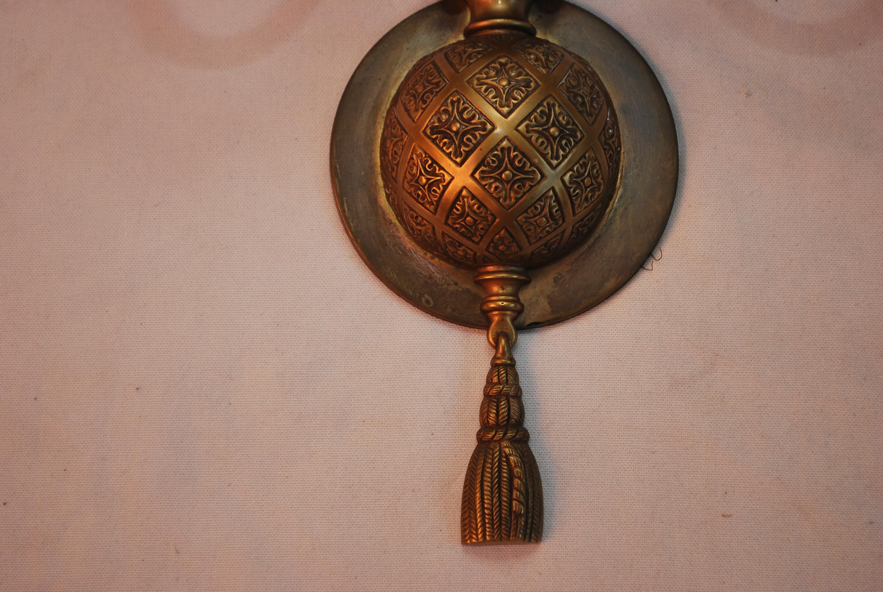 Elegant large 1920's brass sconces For Sale 1