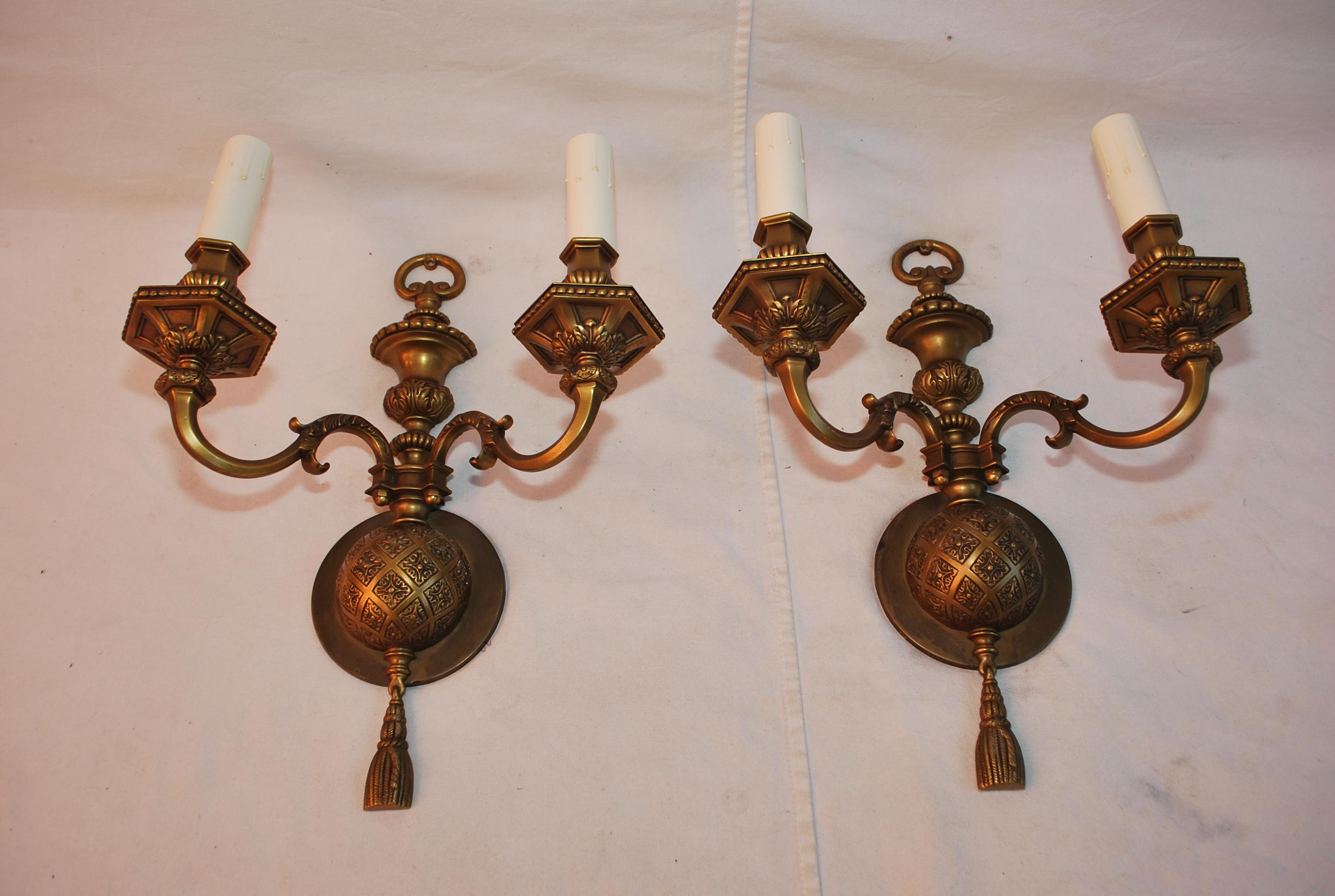 Elegant large 1920's brass sconces For Sale 2