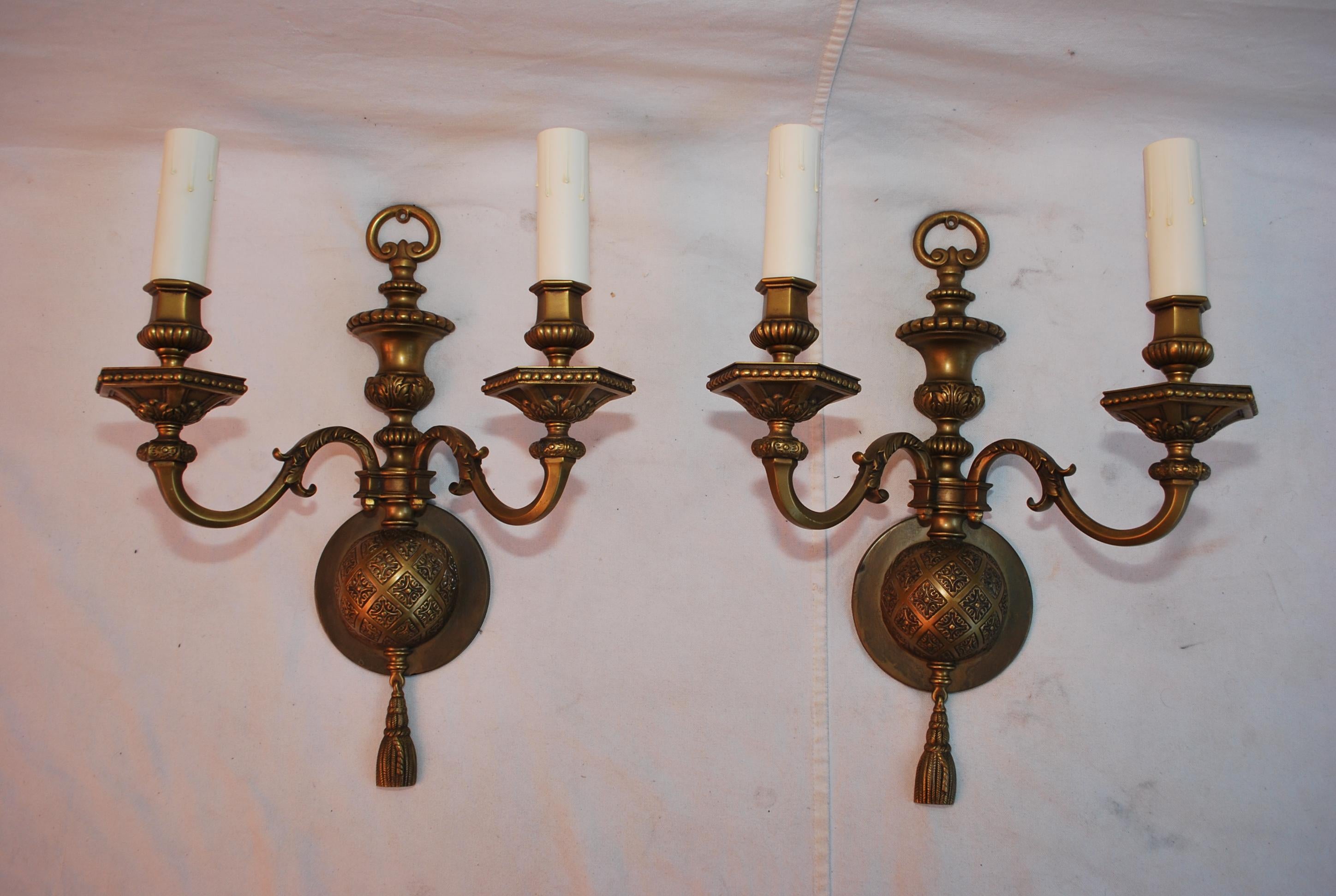 Elegant large 1920's brass sconces For Sale 3