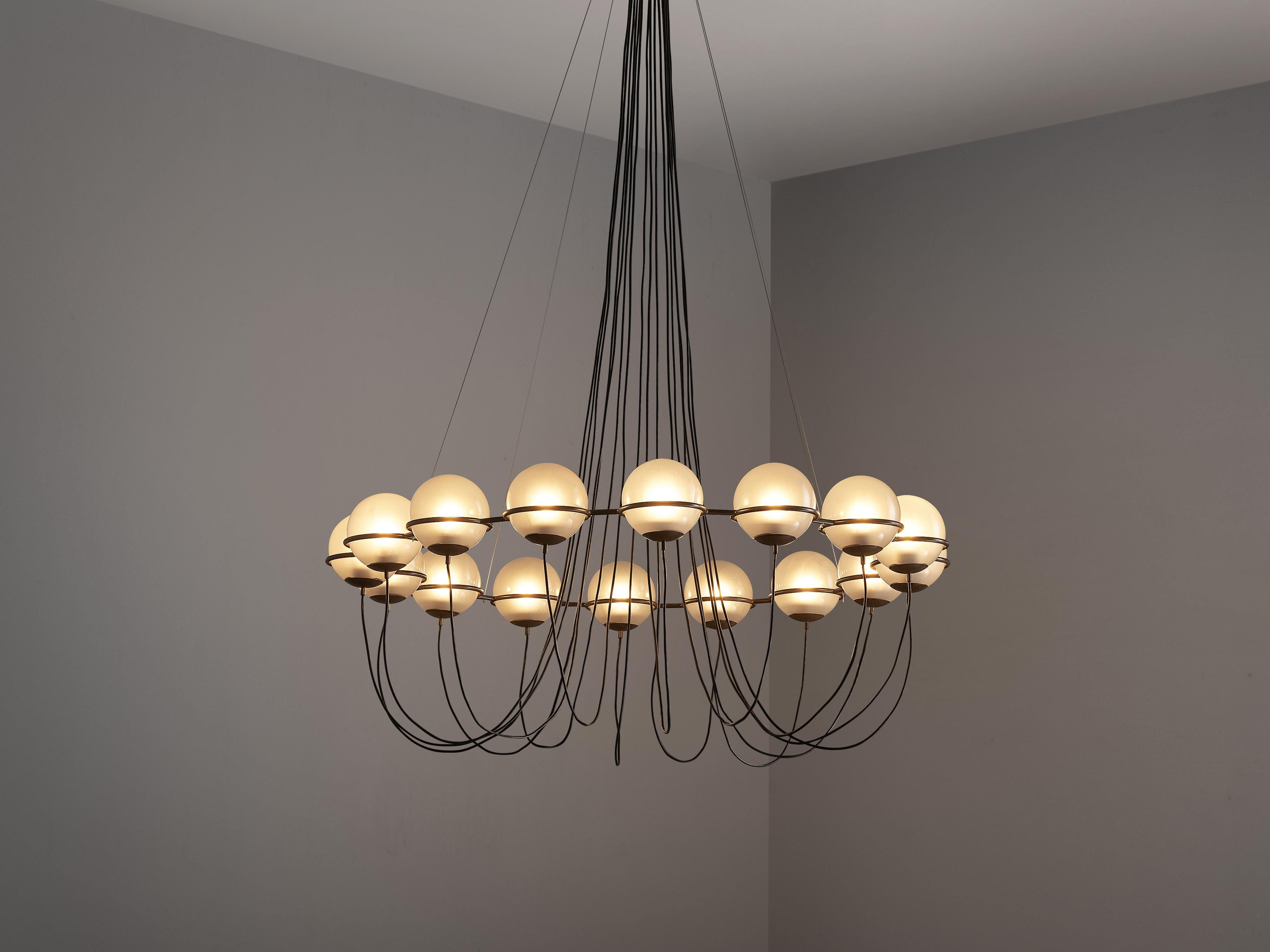Late 20th Century Elegant Large Chandelier in Metal and Glass