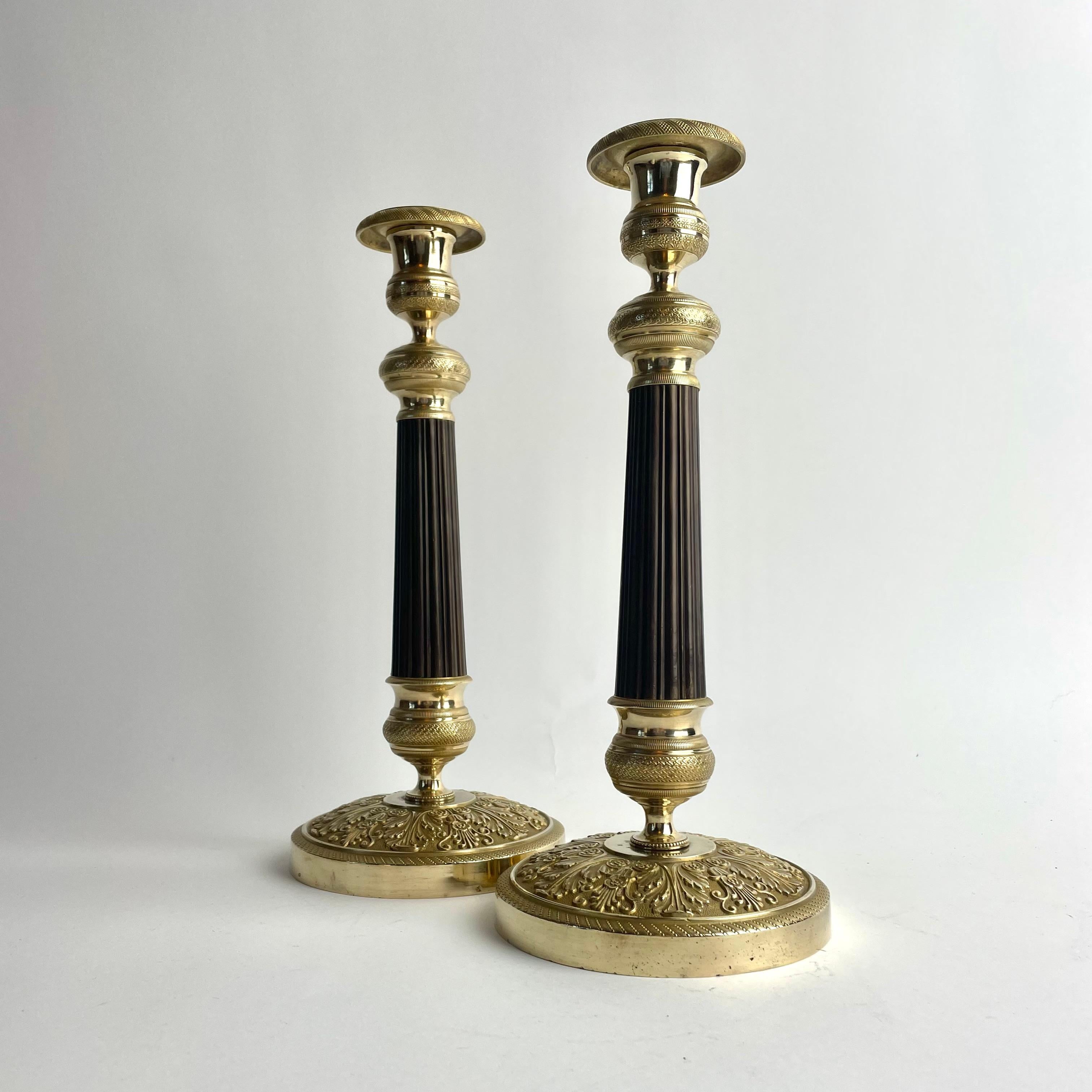 Elegant Large Empire Candlesticks in Gilt and Patinated Bronze, France, 1820s In Good Condition For Sale In Knivsta, SE