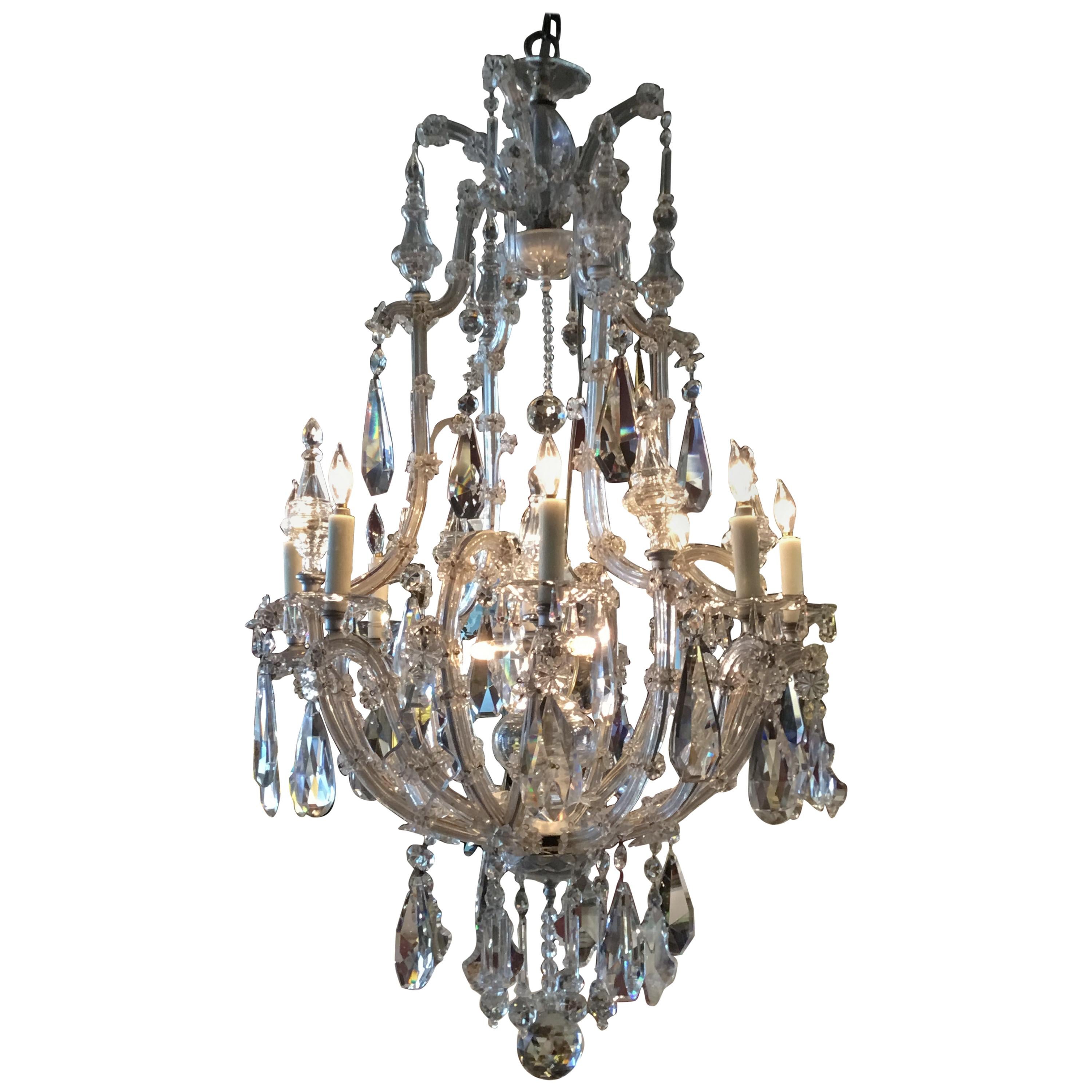 Elegant, Large Maria Teresa Antique Chandelier with 12-Light and Cut Crystals For Sale