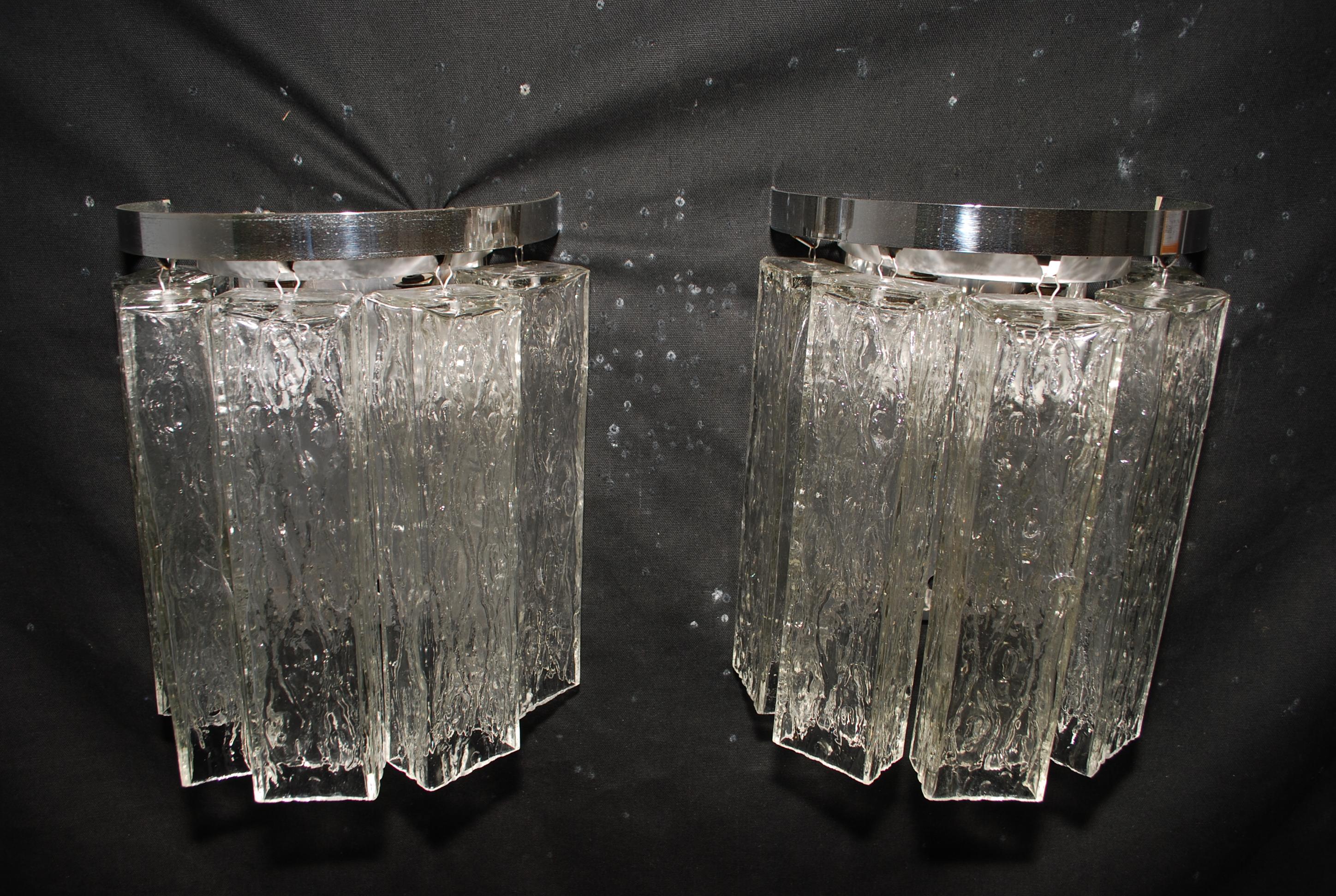 Italian Elegant large pair of Murano sconces For Sale