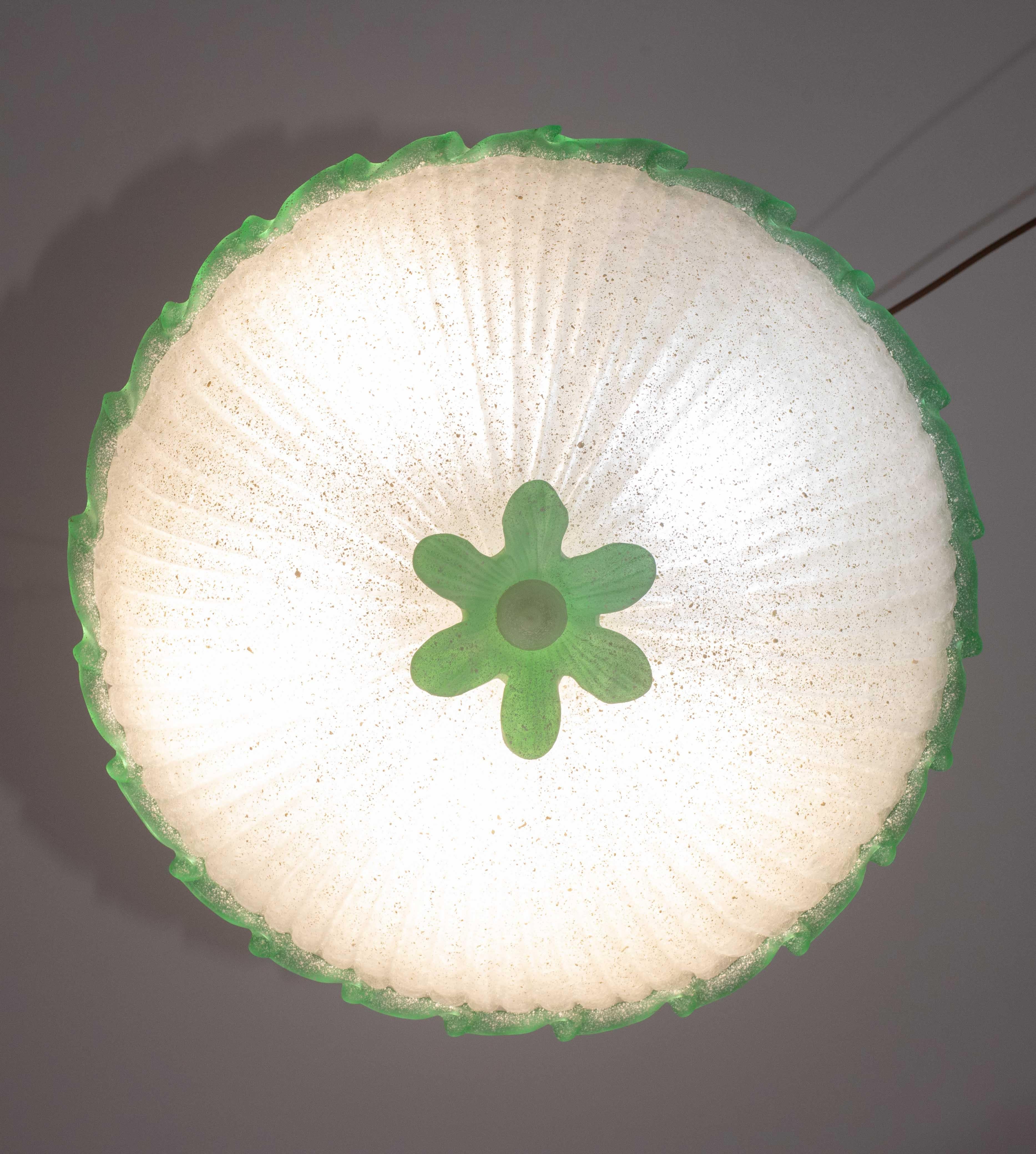 Eleganza di un fiore da soffitto di grandi dimensioni in Greene & Greene di Murano in vendita 6