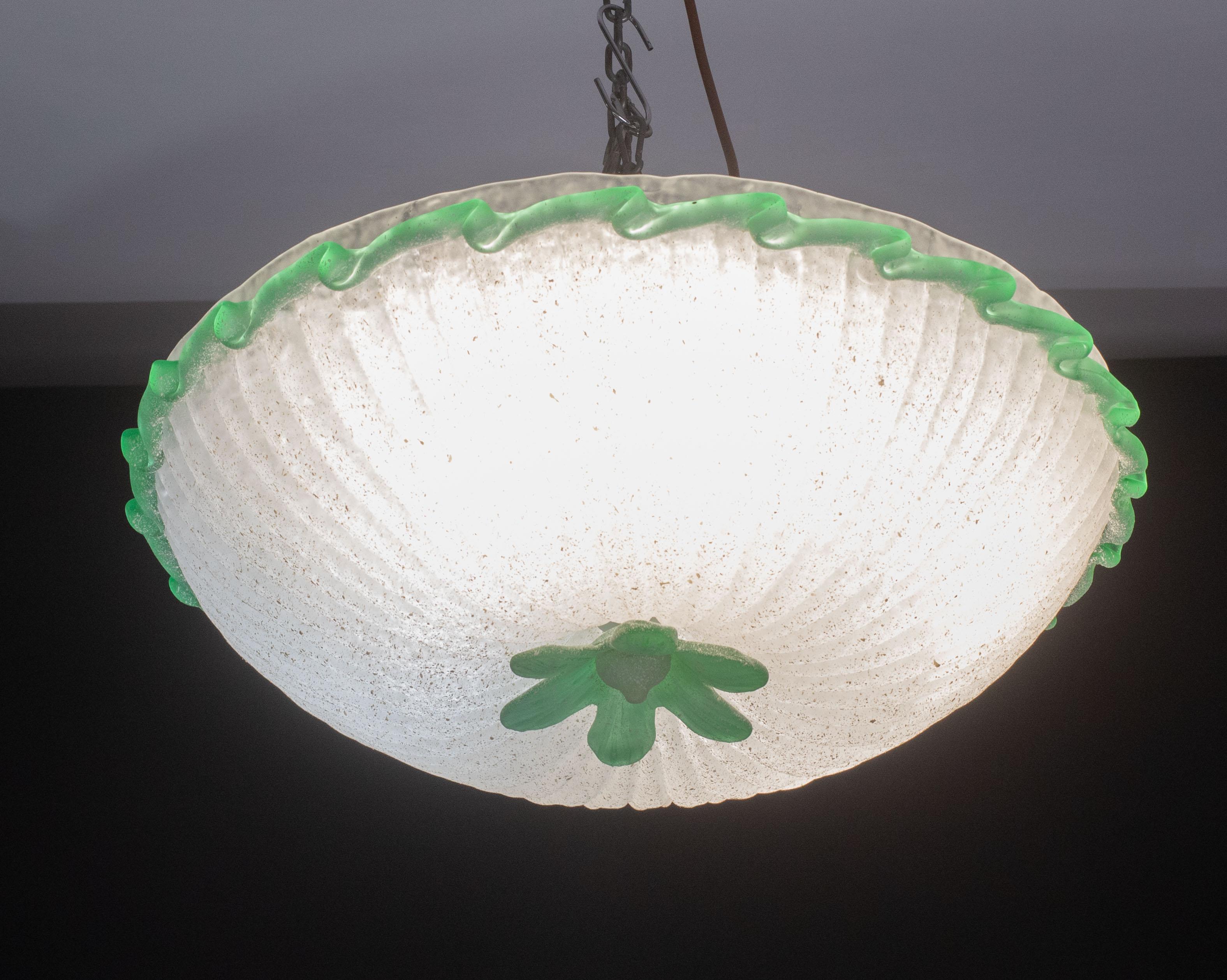 Eleganza di un fiore da soffitto di grandi dimensioni in Greene & Greene di Murano in vendita 4