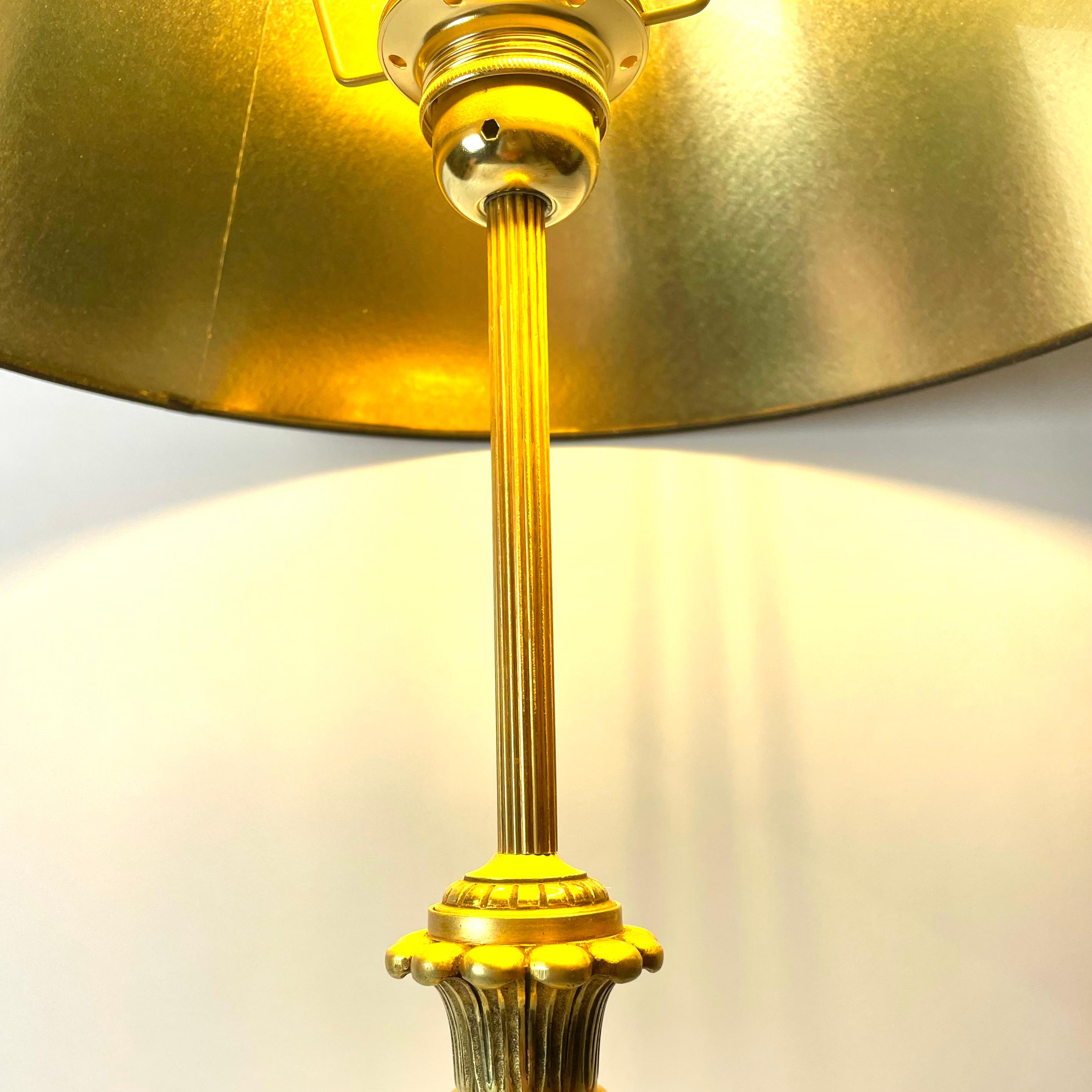 Elegant Large Table Lamp Gilt Bronze in the style of LouisXVI Early 20th Century For Sale 3