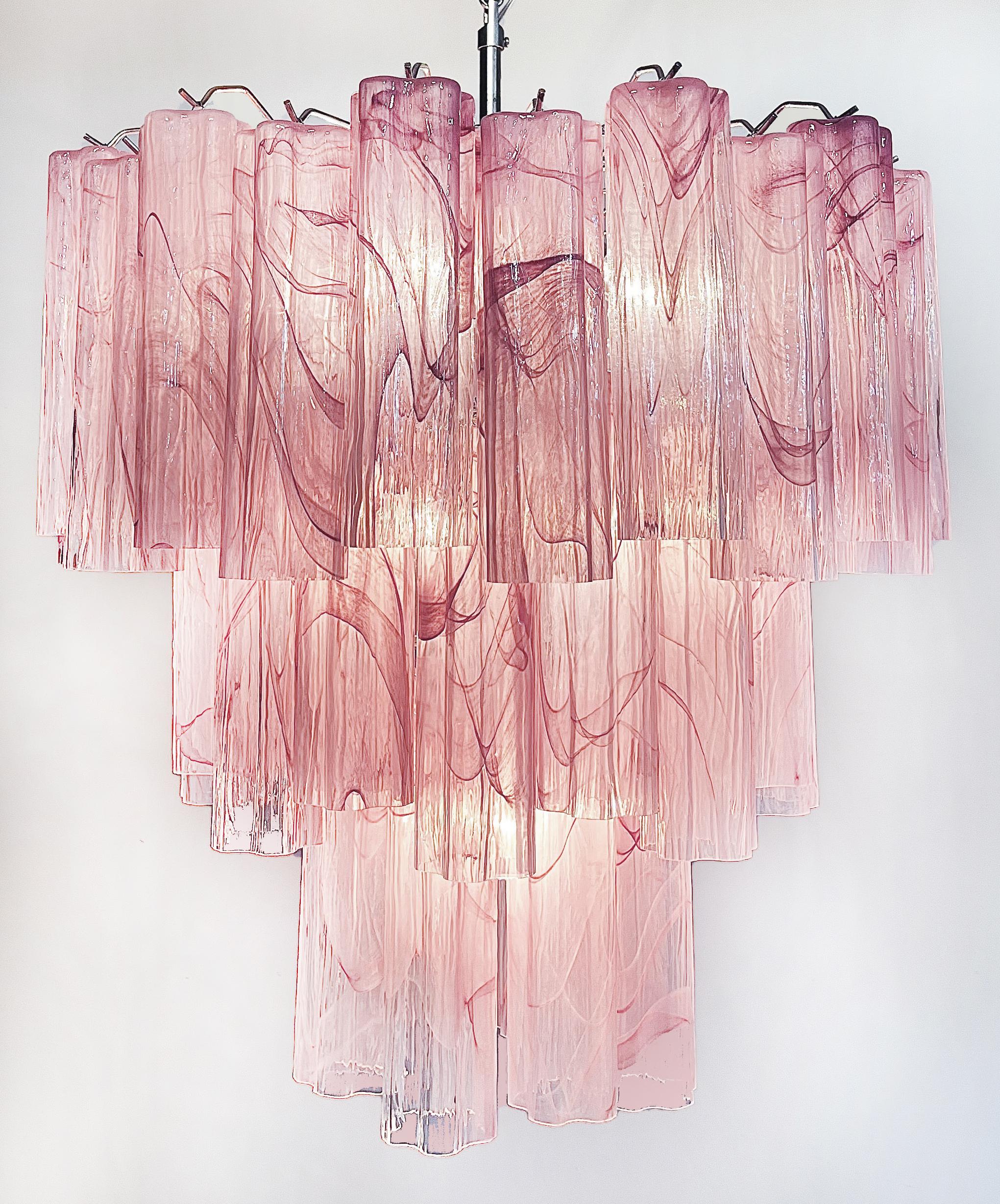 Grand lustre élégant à trois niveaux en verre de Murano - albâtre rose en vente 3