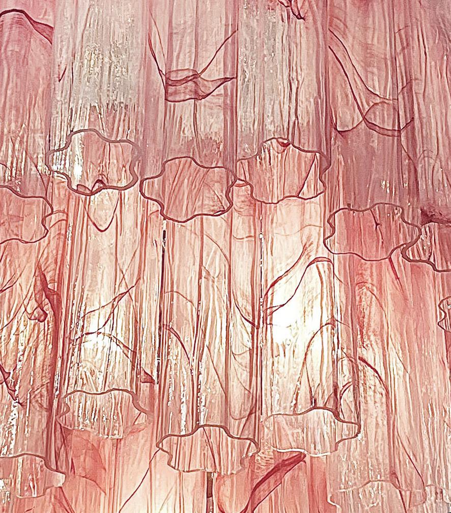 Grand lustre élégant à trois niveaux en verre de Murano - albâtre rose en vente 7