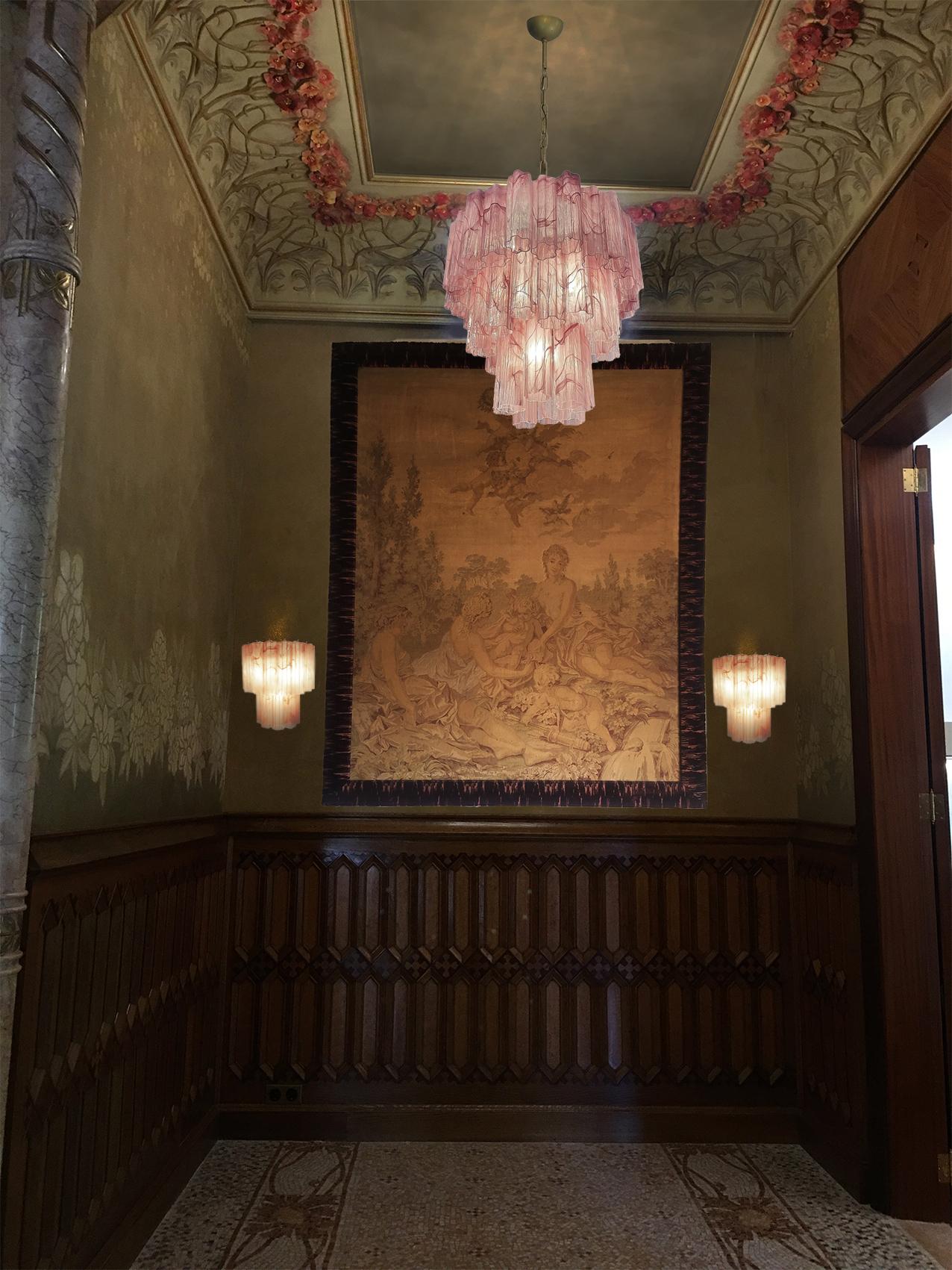 Grand lustre élégant à trois niveaux en verre de Murano - albâtre rose en vente 13
