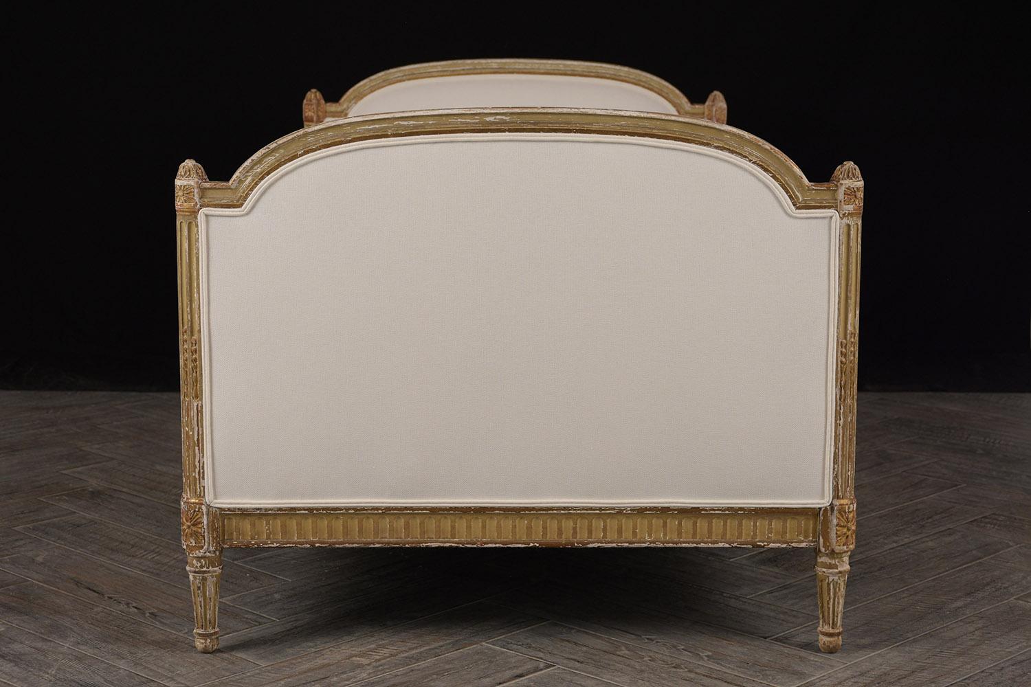 Hand-Painted Elegant Late 19th Century French Louis XVI Style Daybed