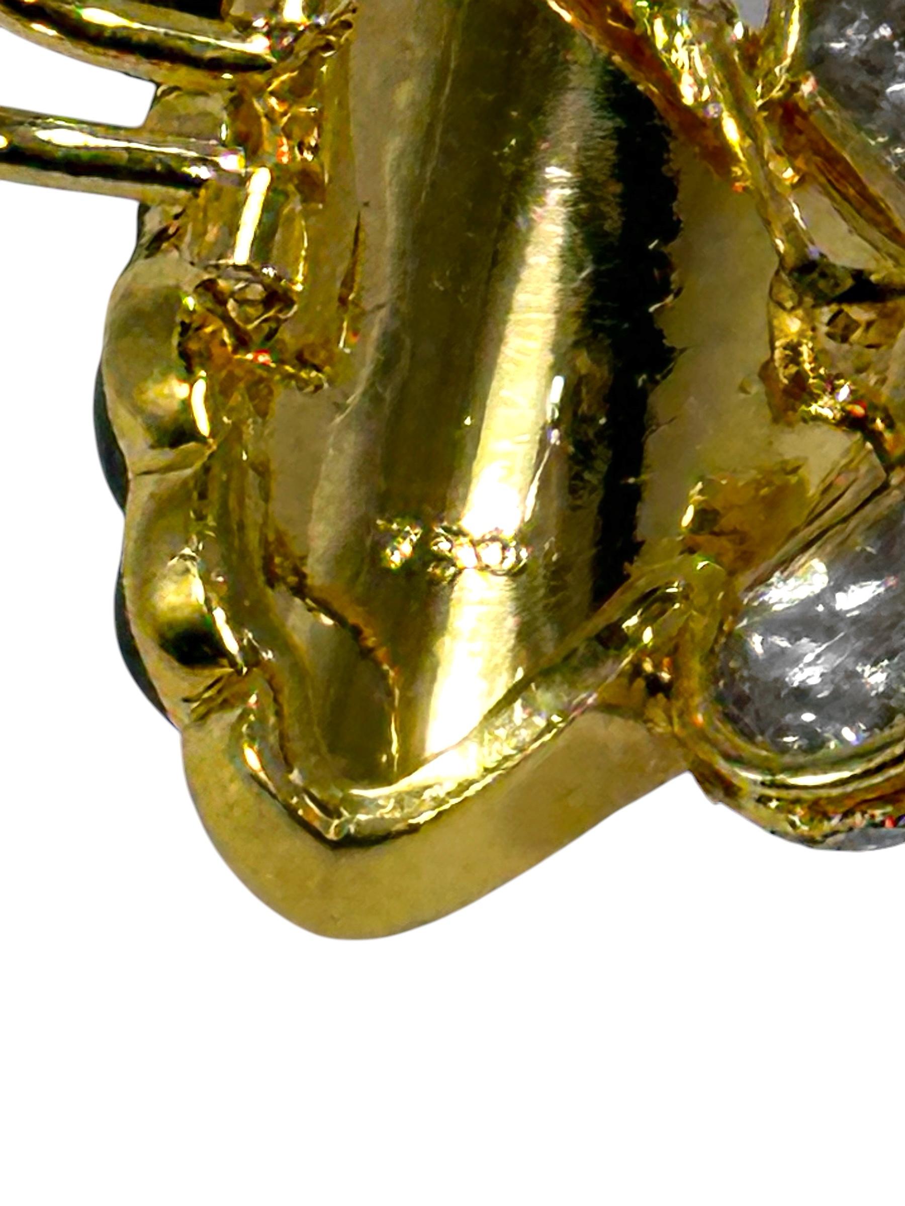 Women's Elegant Late-20th Century 18K Yellow Gold Fluted Black Onyx & Diamond Earrings For Sale