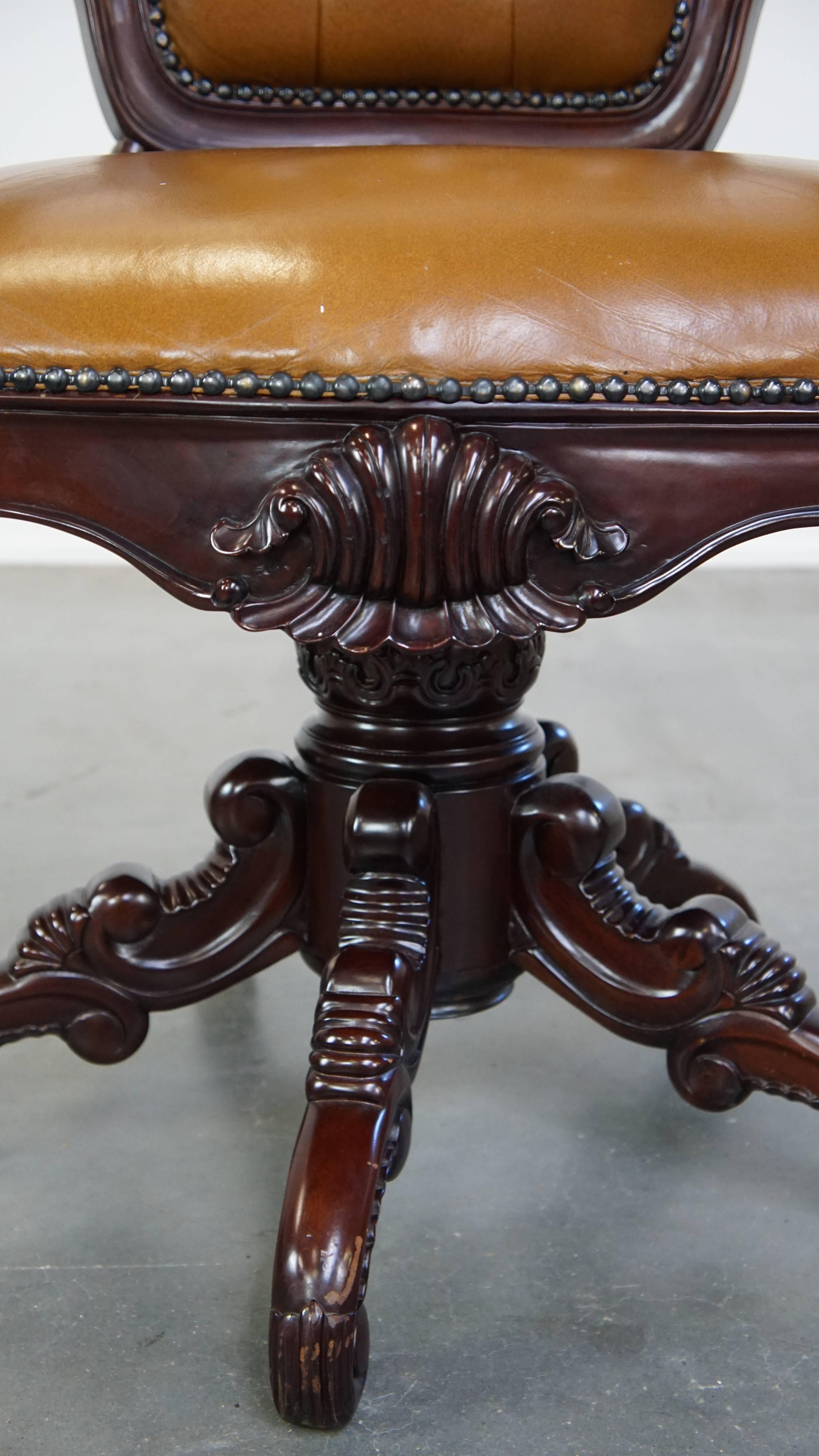 Elegant Leather Chesterfield-Style Office Chair with Wood Details 4