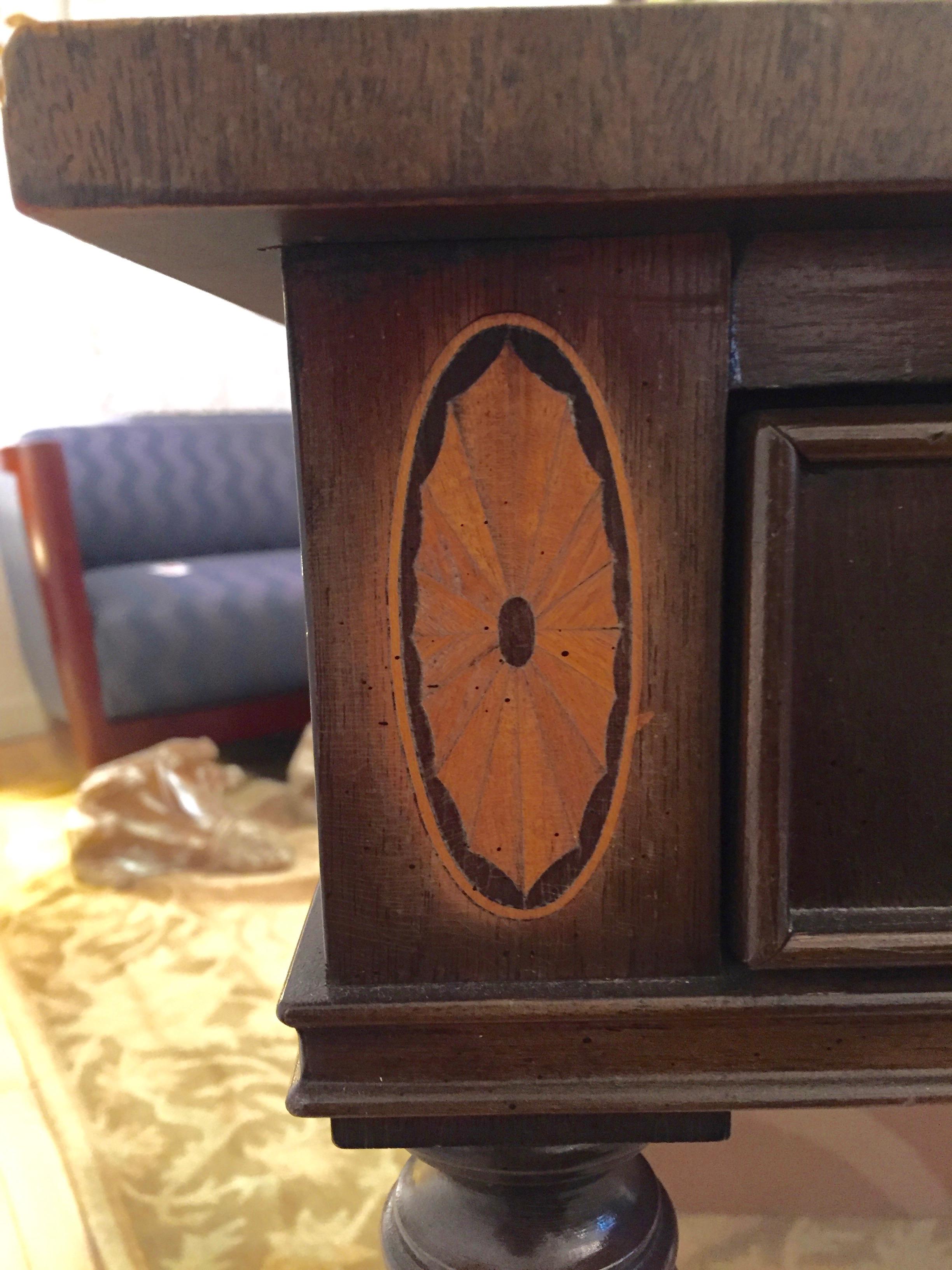 Elegant Leather Topped Mahogany Writing Desk with Curved Front 1