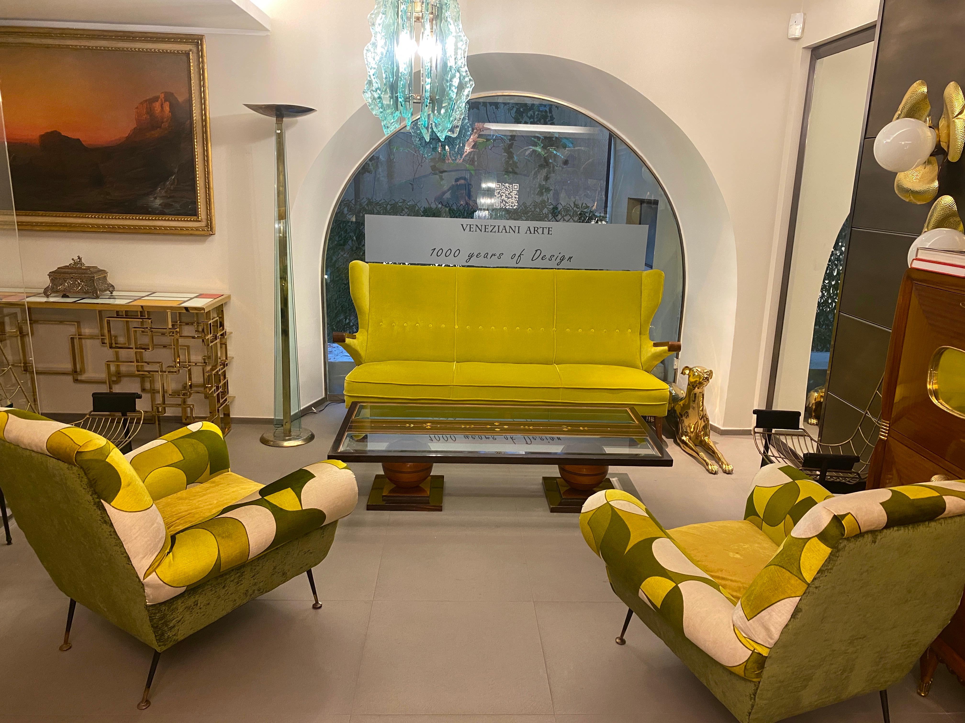 Elegant  Table basse Liberty avec un précieux insert en nacre 1920 en vente 2