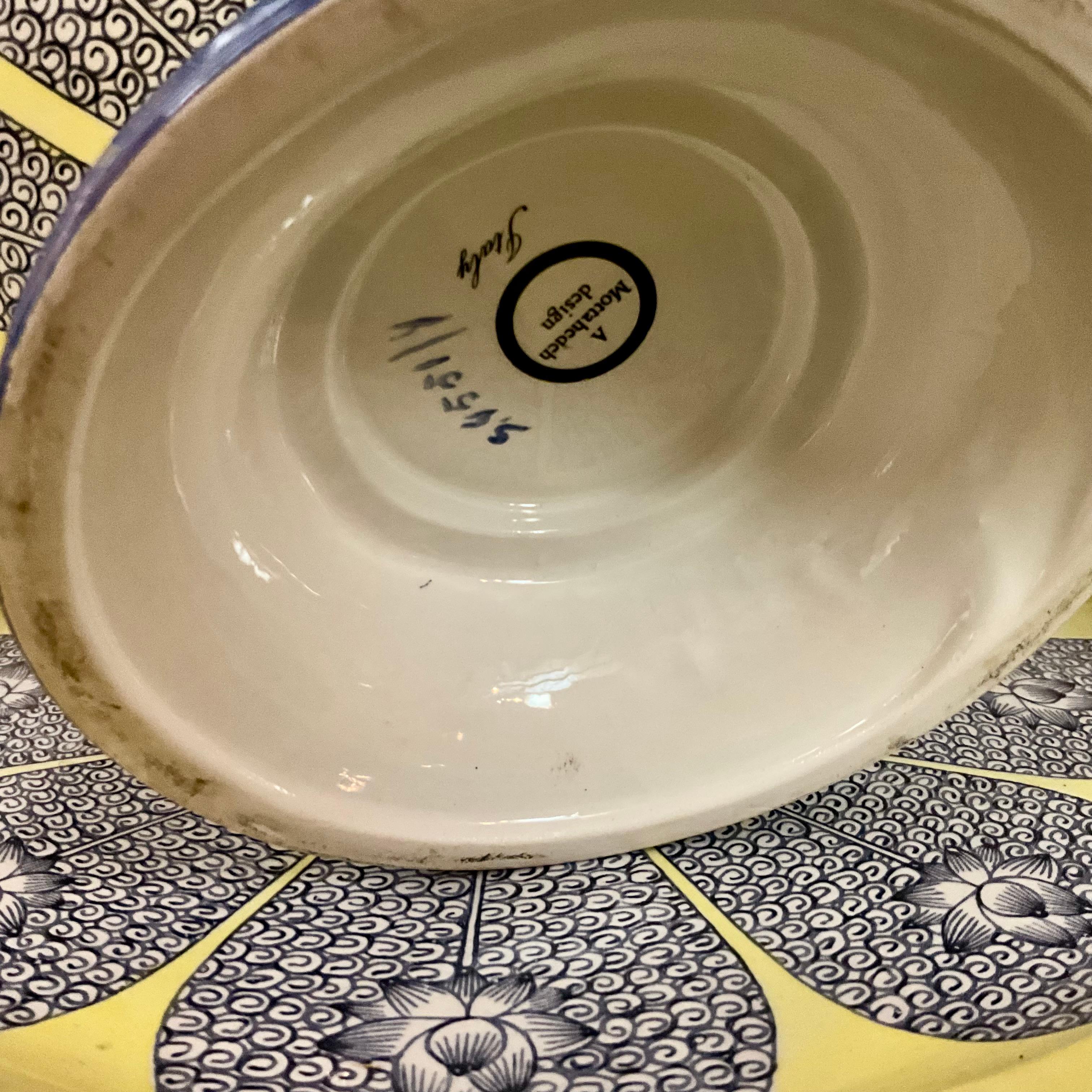 Elegante Sopera con Tapa y Cargador de Mottahedeh en Bueno estado para la venta en West Palm Beach, US