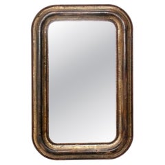 Elegante specchio in stile Louis Philippe 32 "H. x 21 "L. Ottima patina