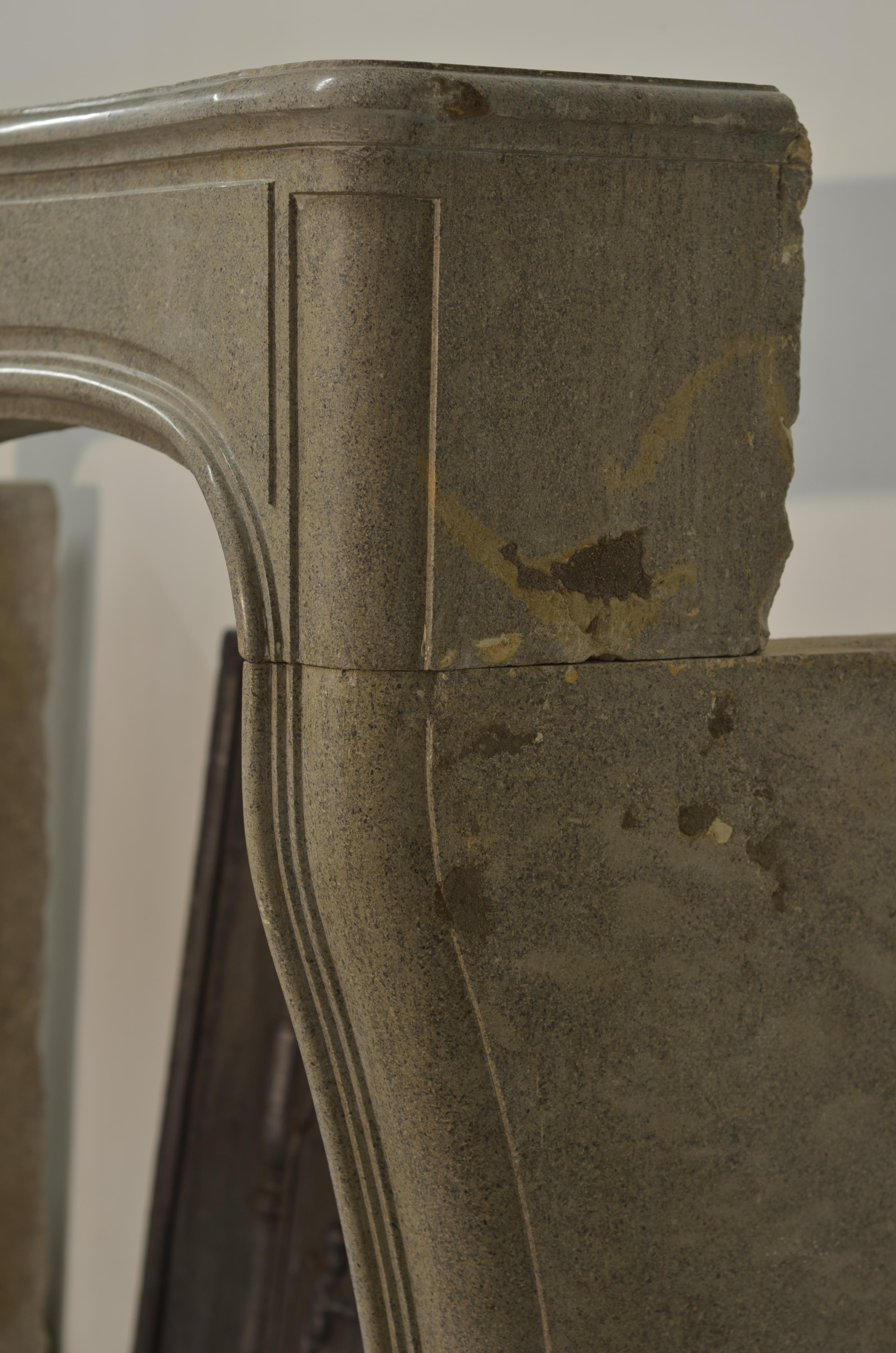 Elegant Louis XV Fireplace Mantel in Limestone For Sale 3