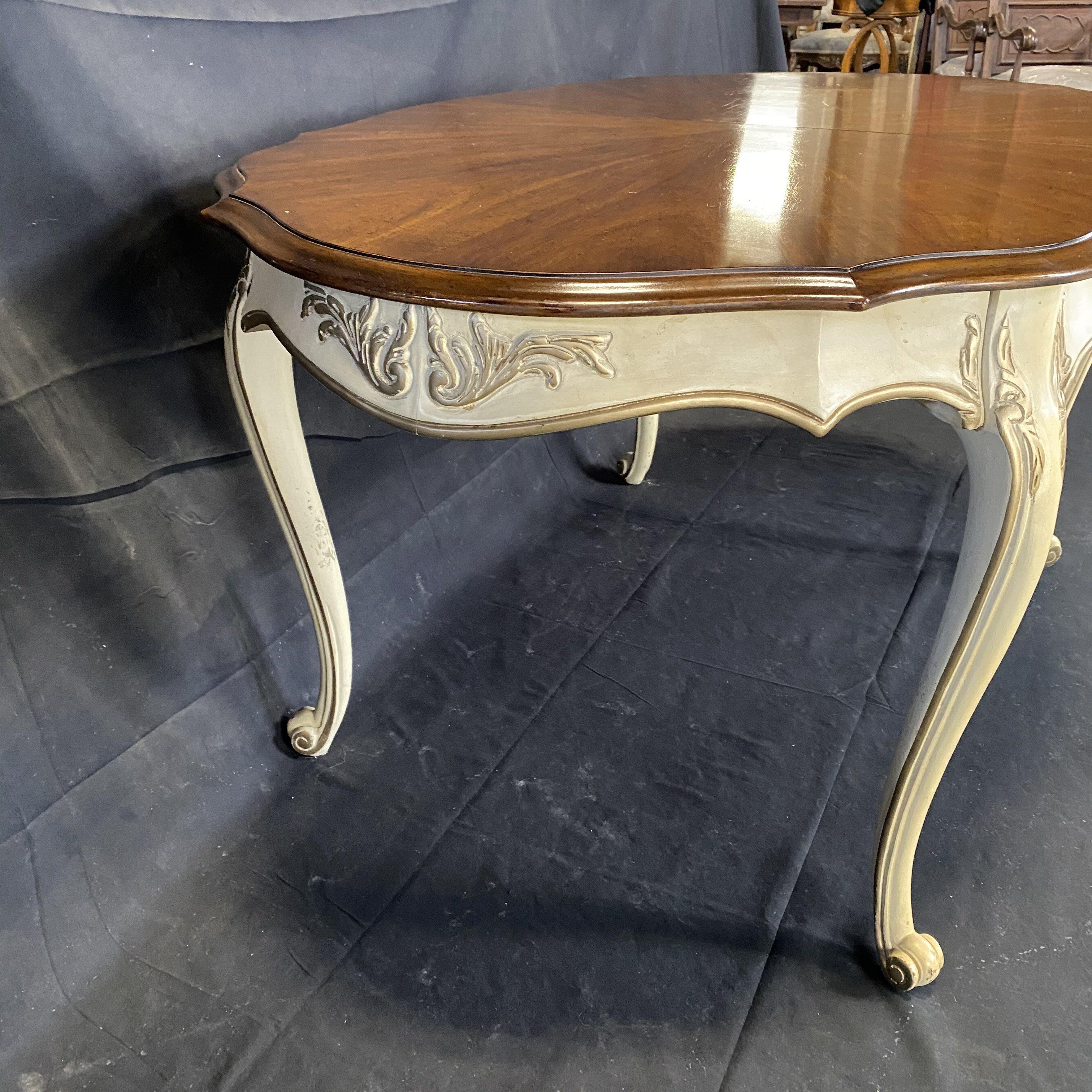 Elegant Louis XV Style Oval Dining Table with Ivory Painted Base and Two Leaves For Sale 9