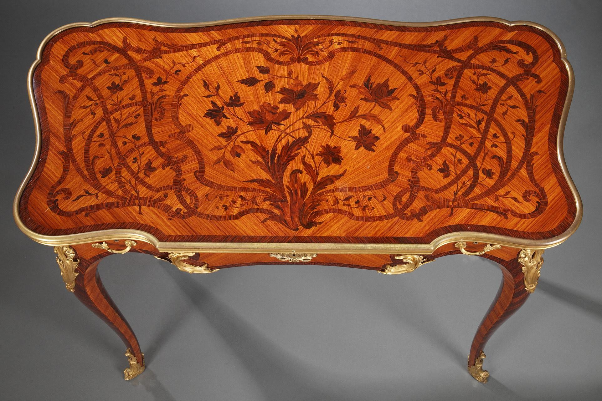 Elegant Louis XV Style Table by P. Sormani, France, Circa 1870 In Good Condition For Sale In PARIS, FR