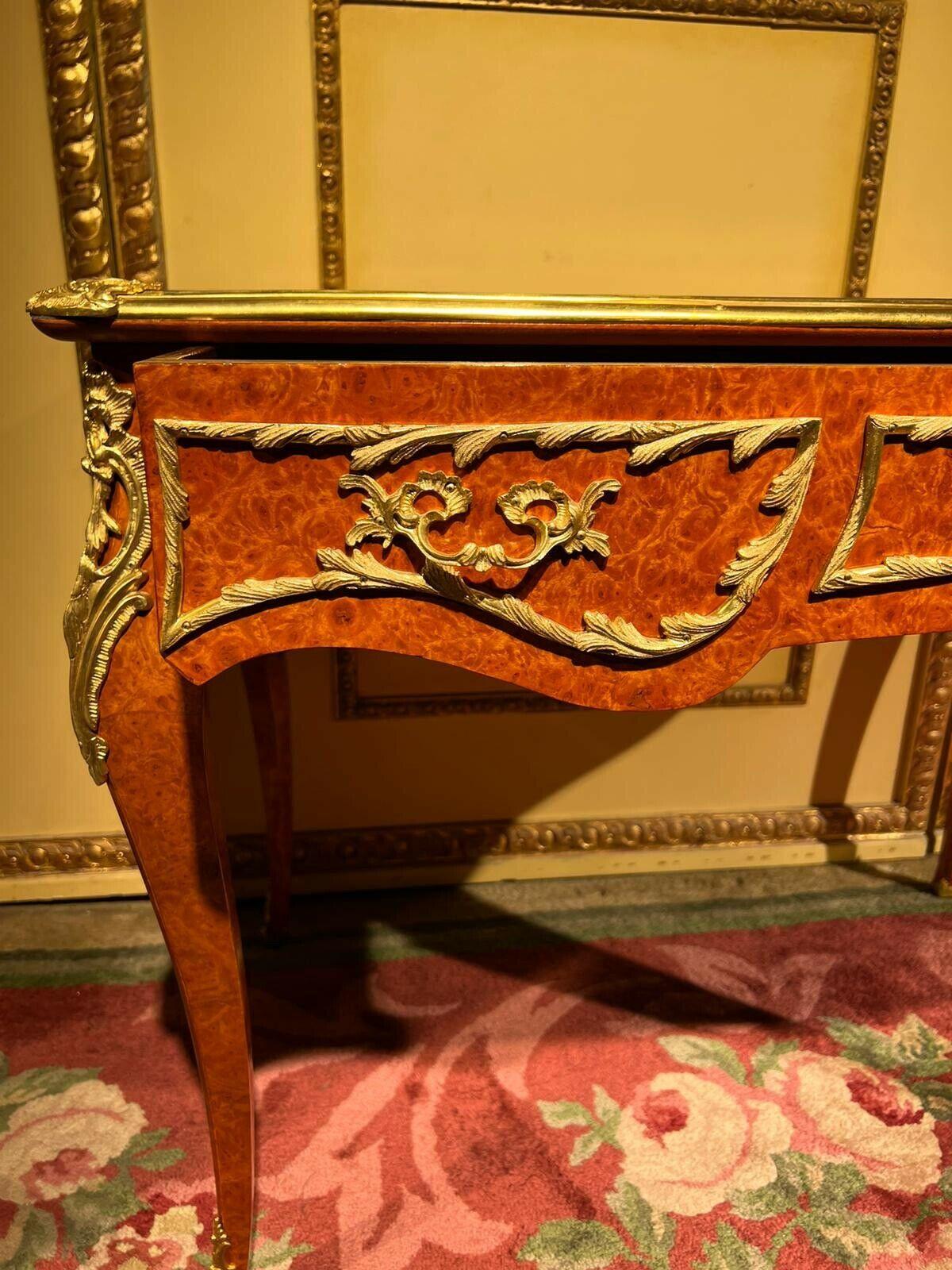 Élégant bureau/bureau ancien de style Louis XV en placage de style dame en vente 1