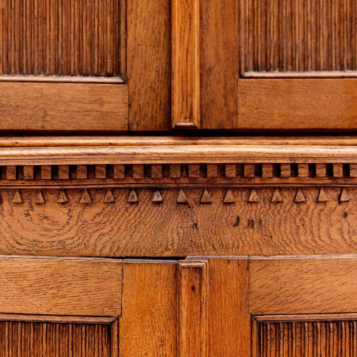 Elegant Louis XVI Corner Cabinet in Oak 2