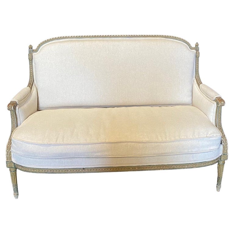 Französisches geschnitztes Holz und gepolstertes Sofa im LouisXVI