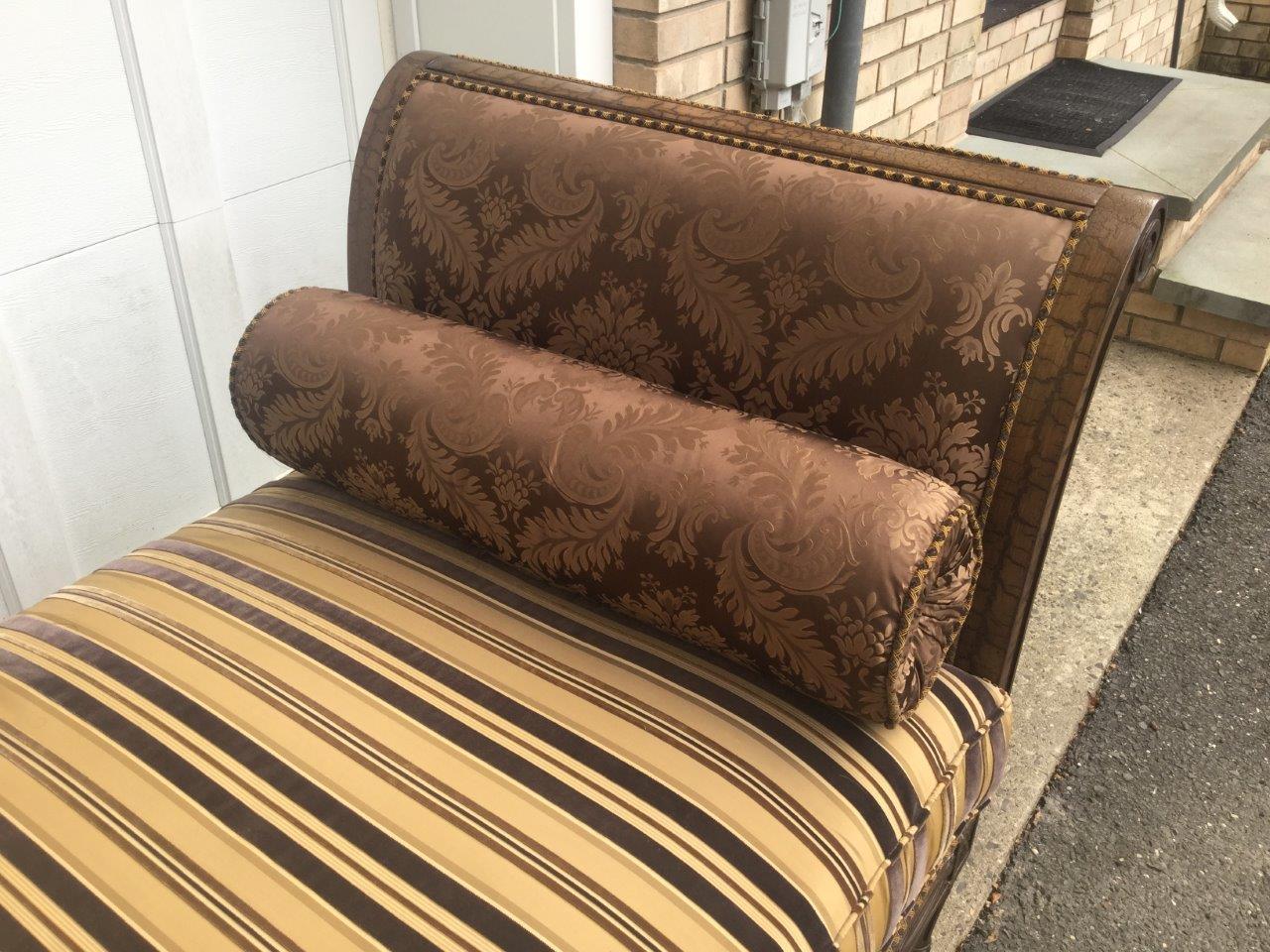 Late 20th Century Elegant Louis XVI Style Upholstered Daybed with Pillows