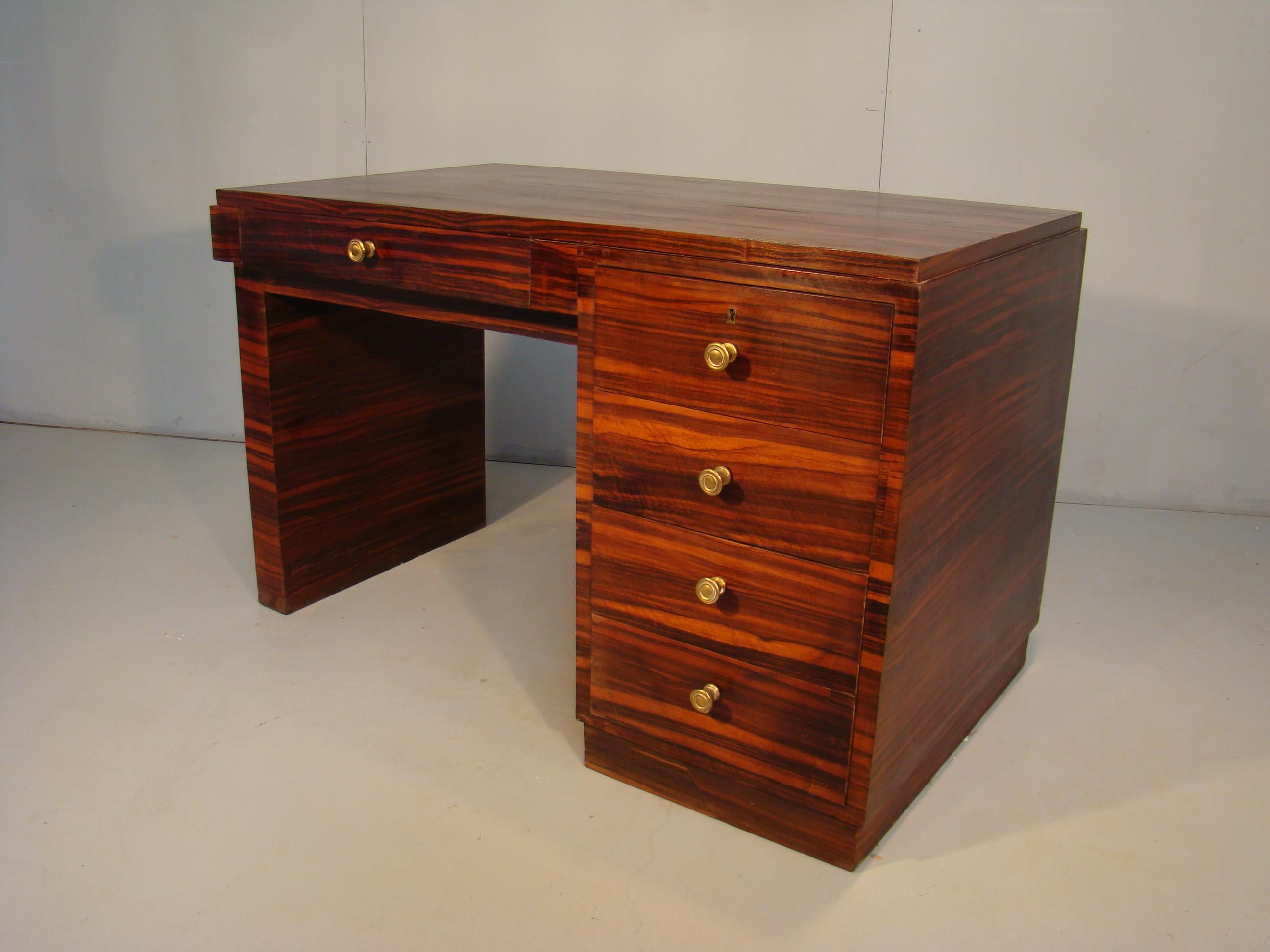 Mid-20th Century Elegant Macassar Art Deco Desk, circa 1930 For Sale