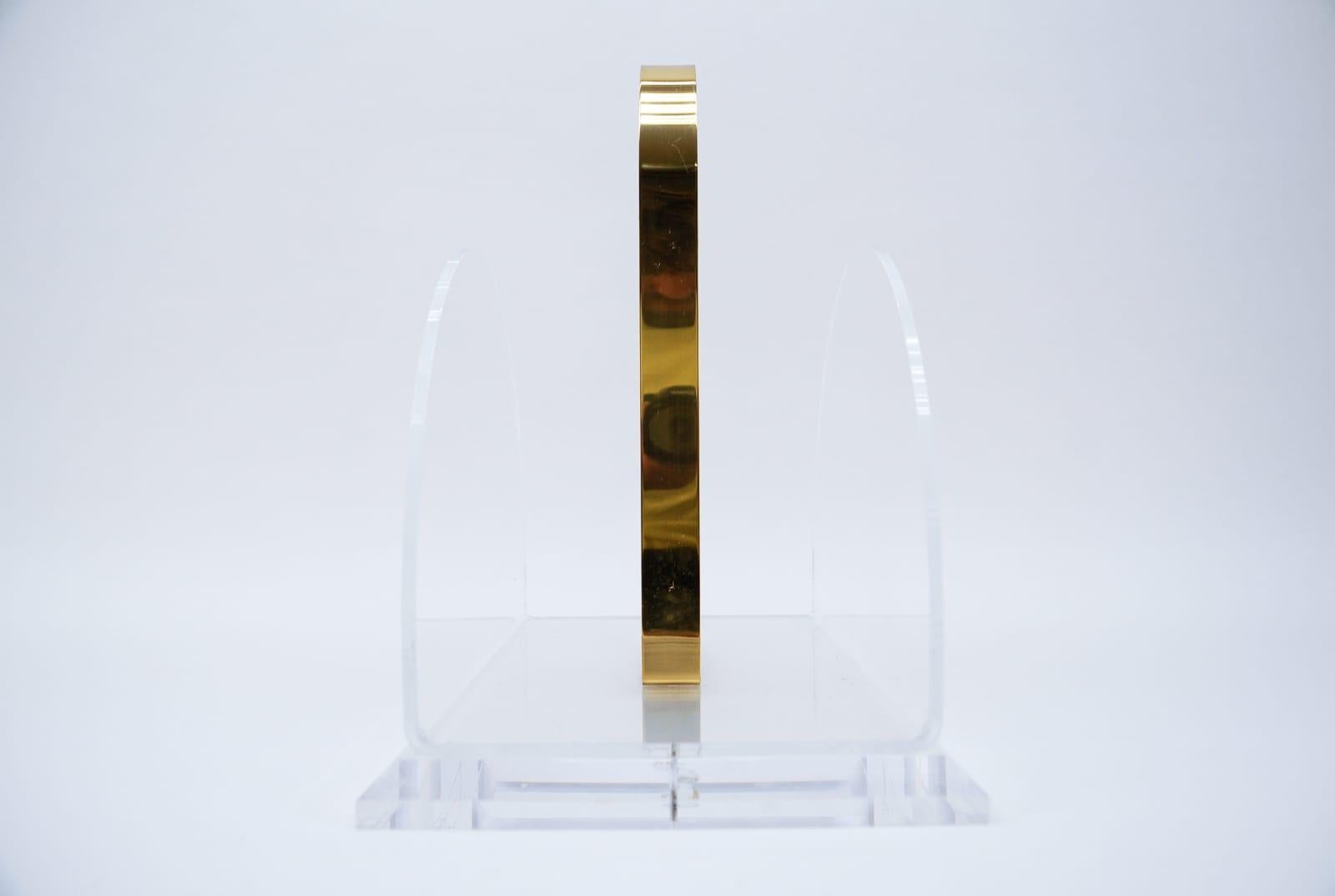 Elegant Magazine Rack in Acrylic & Brass, 1970s Italy In Good Condition For Sale In Nürnberg, Bayern