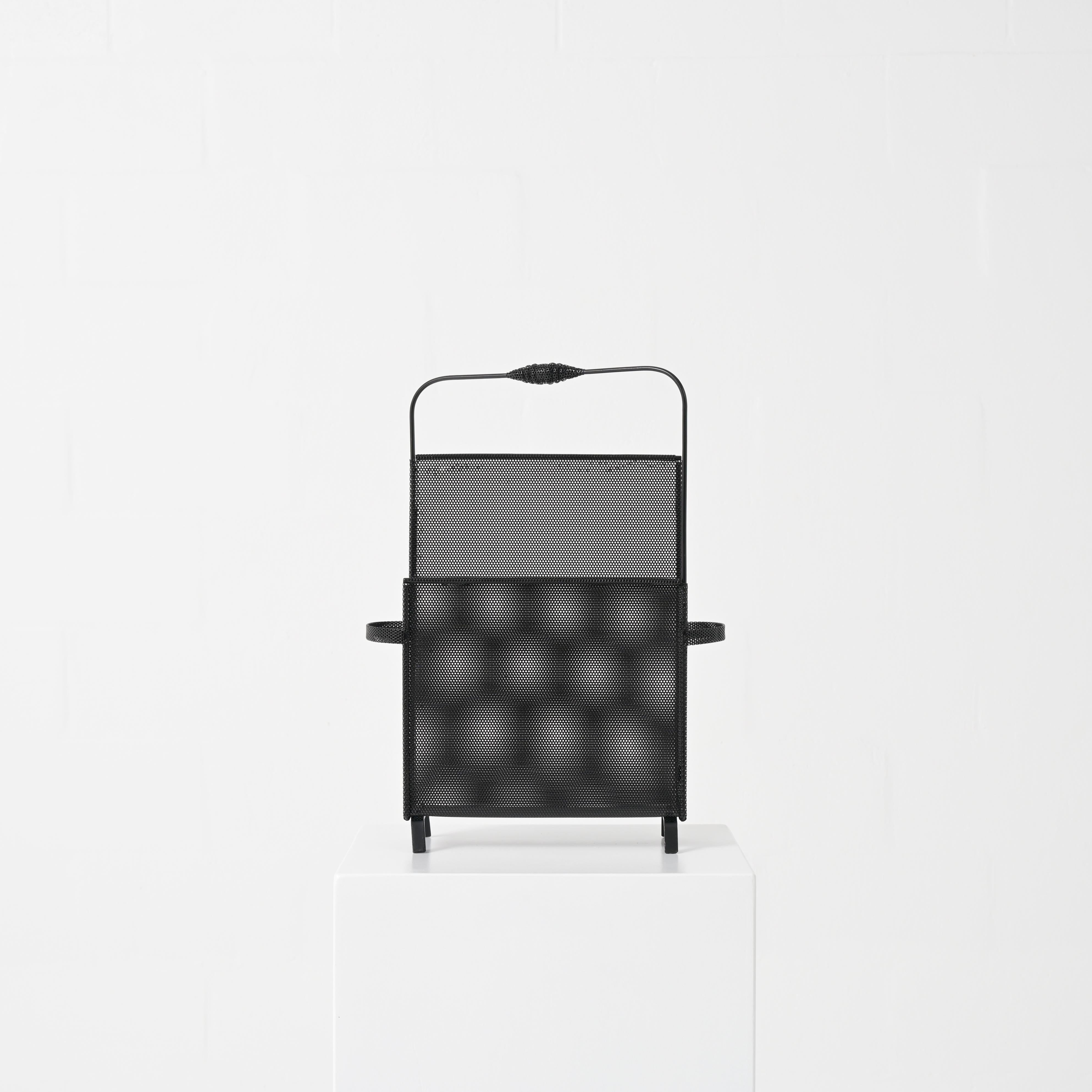 Elegant Magazine Stand by Mathieu Matégot for Artimeta Bon état - En vente à Vlimmeren, BE